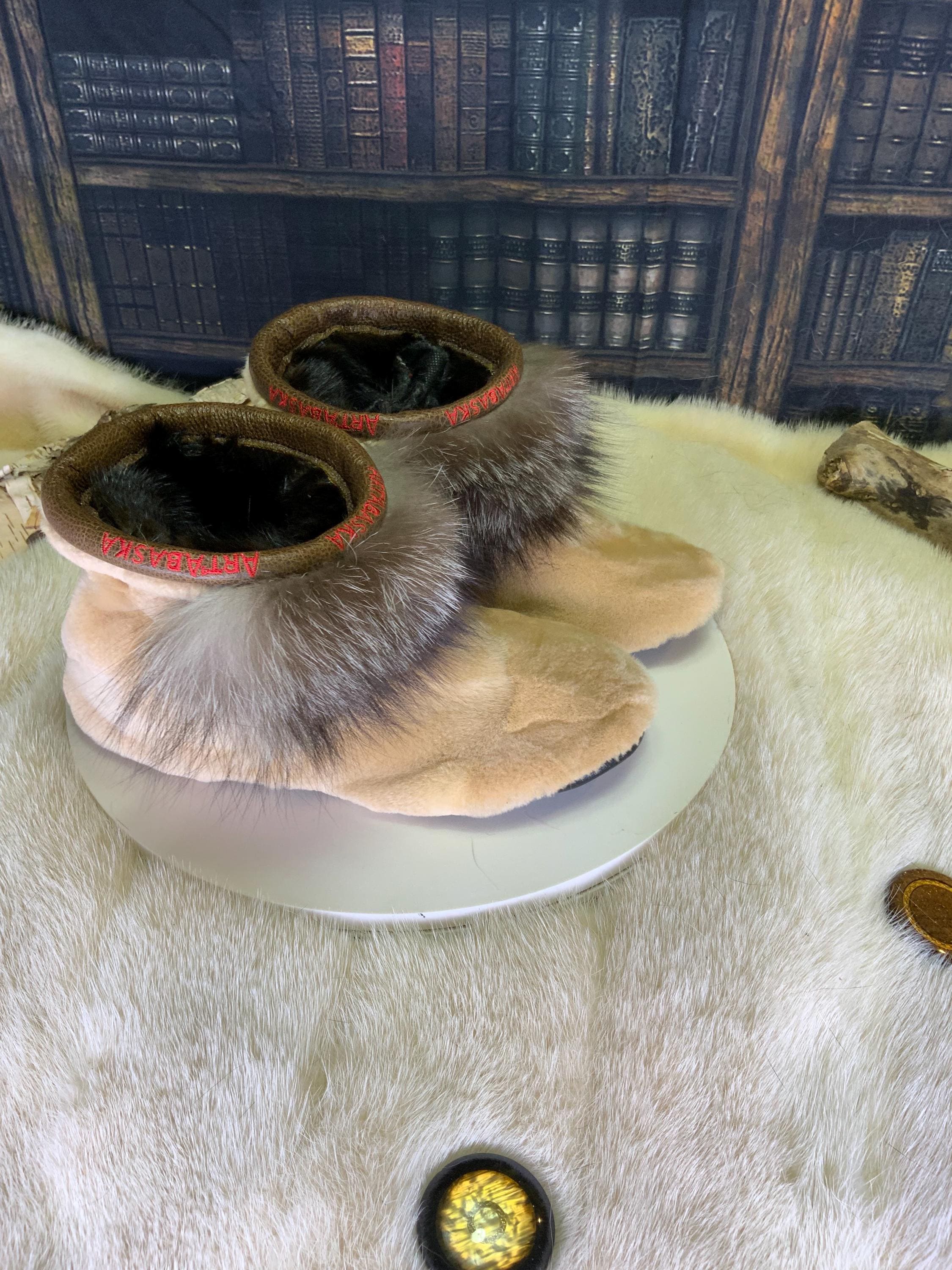 Mocassins d’intérieur Aline pointure 6 femme fourrure recyclée vison raton renard argenté fait à la main Québec pantoufles luxe