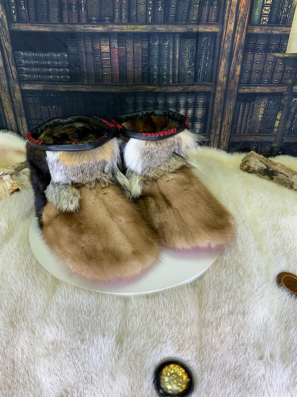 Mocassin Gisèle pointure 7 femme fourrure recyclée vison renard norvégien fait à la main Québec pantoufles de luxe intérieur