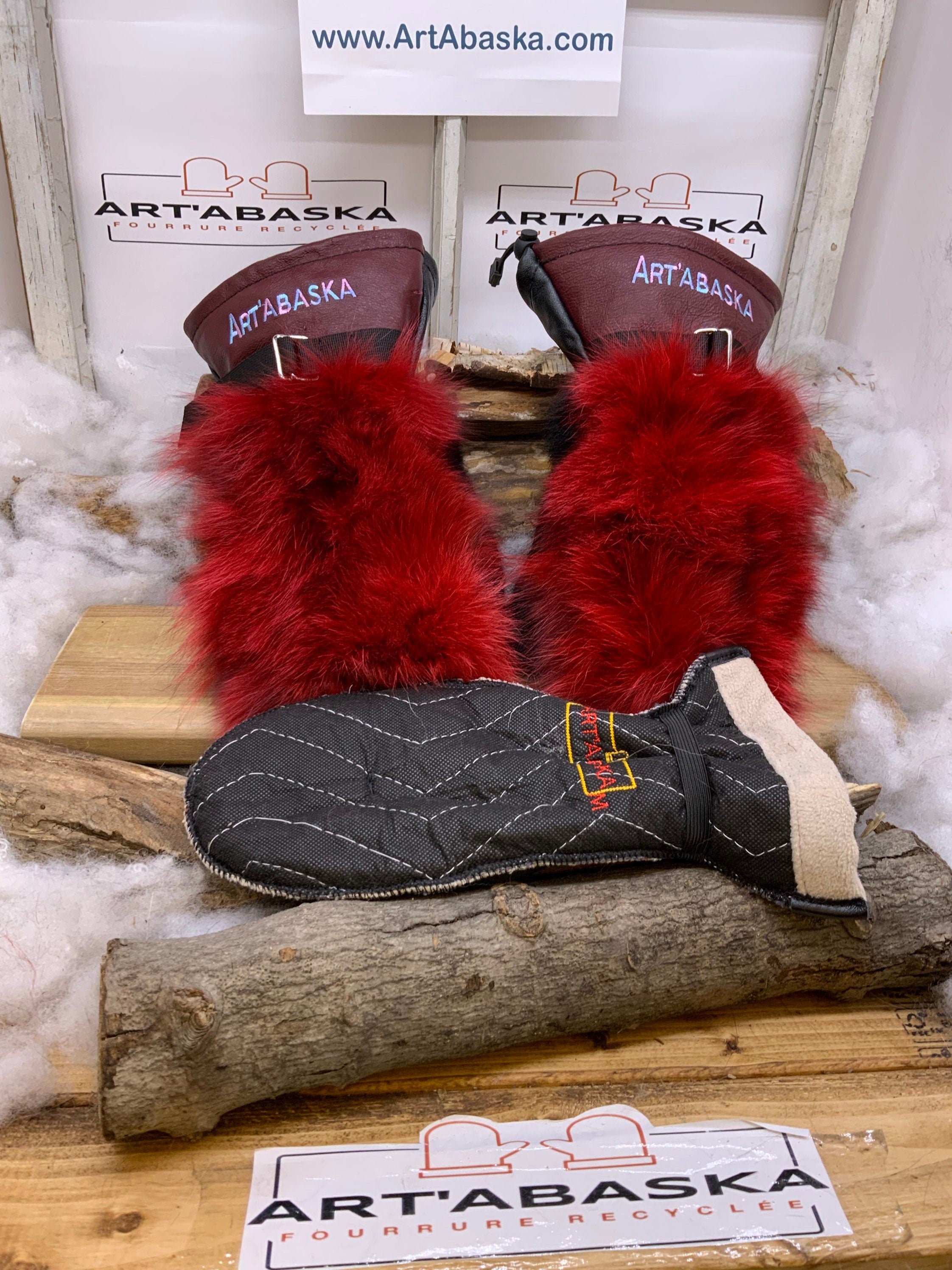 Mitaines Les Laurette – Médium, patchwork de renard rouge recyclé, cuir bourgogne et noir, fait à la main au Québec, pièce unique