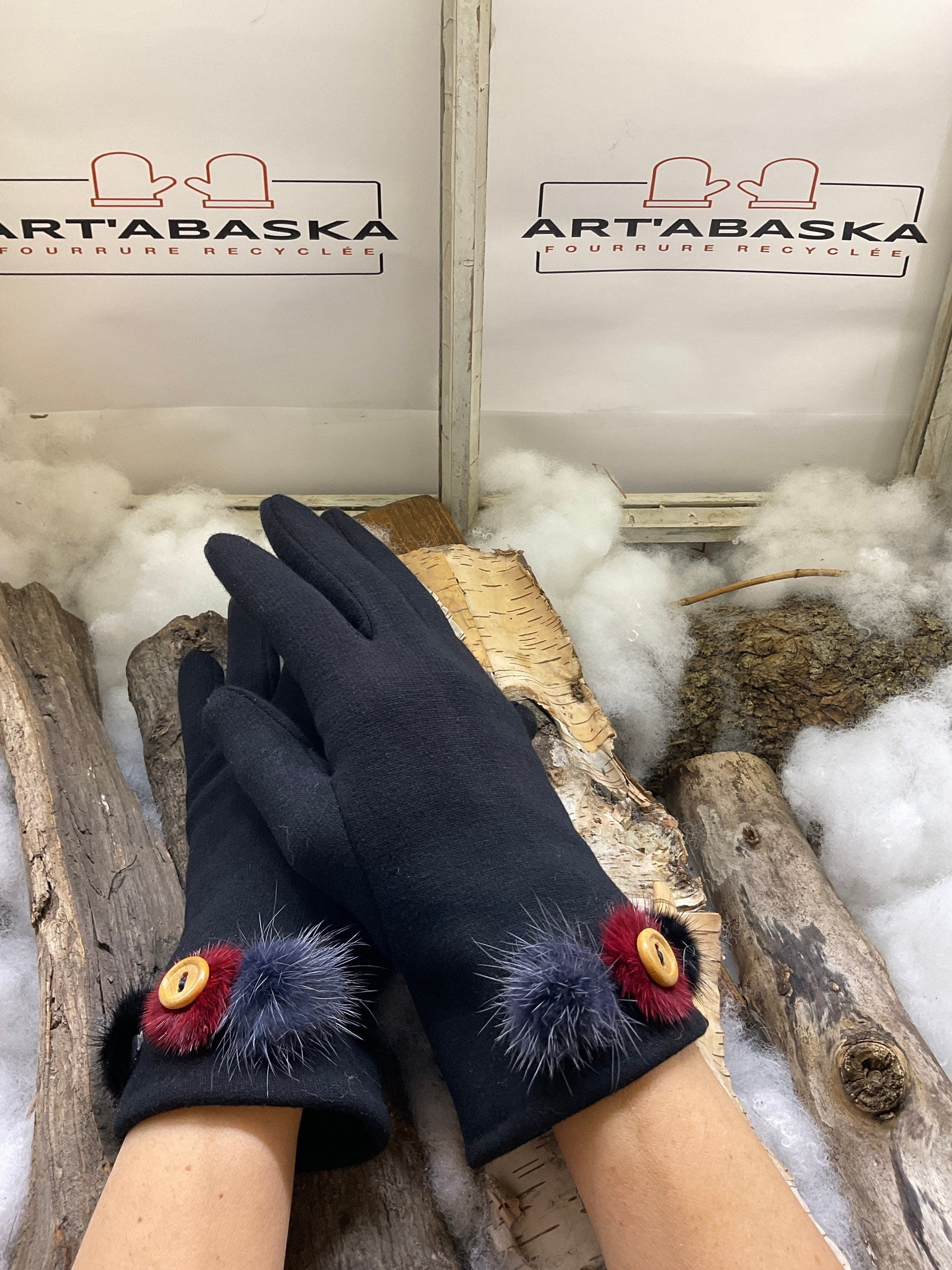 Gants de Ville ornés de vraie fourrure cousue au poignet avec bouton décoratif. SMALL