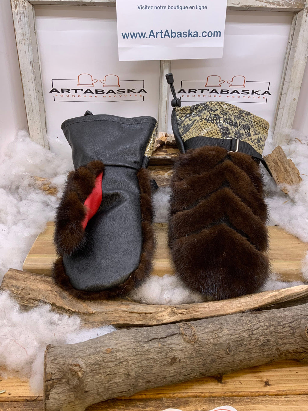 Mitaines Alice Large vison brun chevrons cuir noir et serpent recyclé broderie ArtAbaska fait main Québec pièce unique artisanale