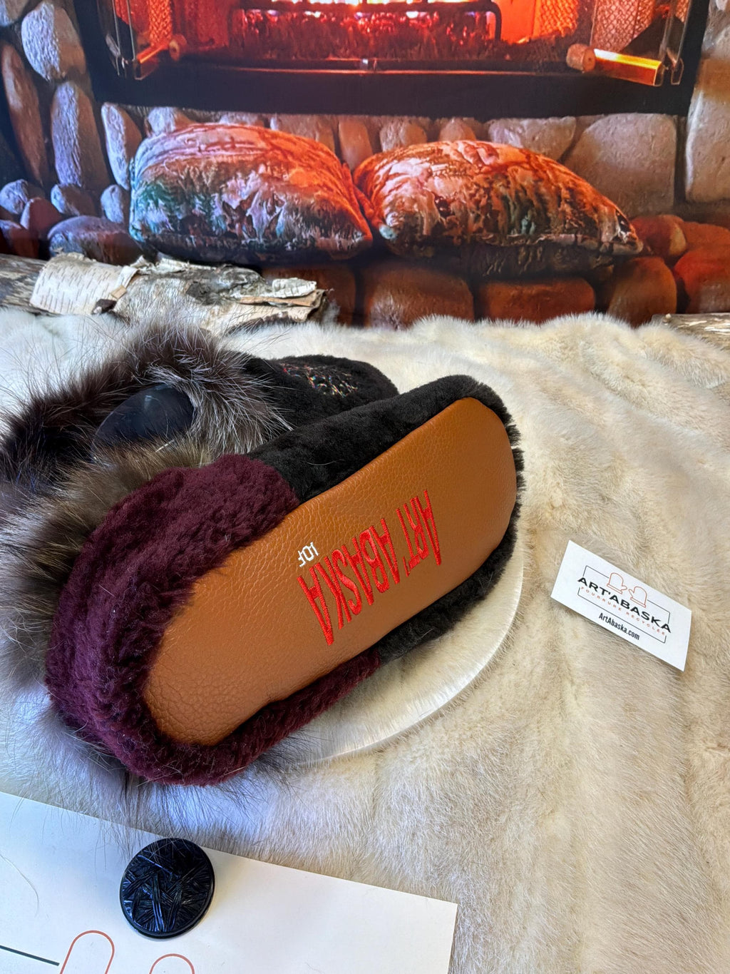 Slipper Josée pointure 10 femme – Sherling italien & cuir recyclé, pièce unique faite à la main au Québec Édition Brodée