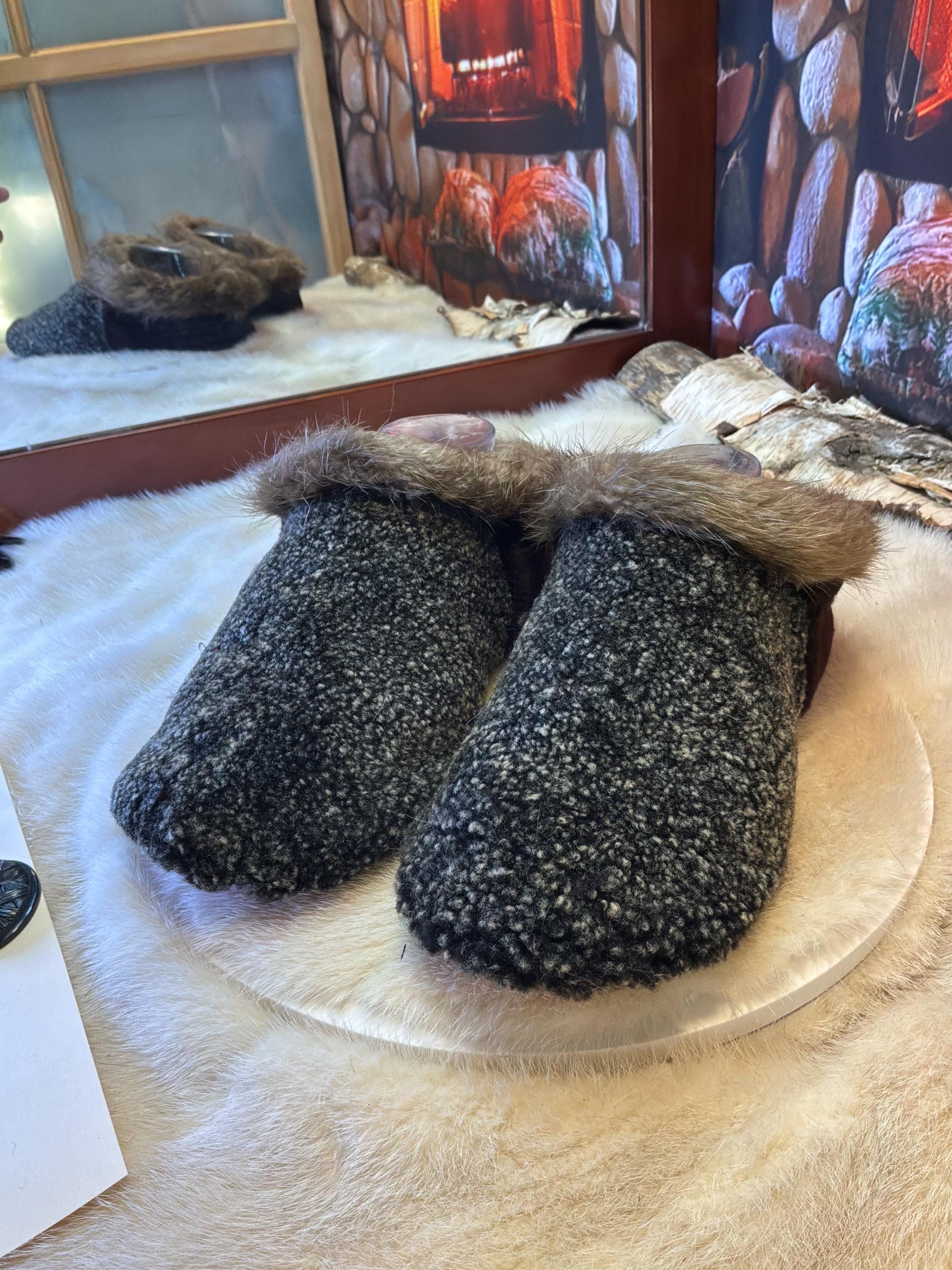 Slipper Sylvianne pointure 8 femme – Sherling italien & cuir recyclé, pièce unique faite à la main au Québec