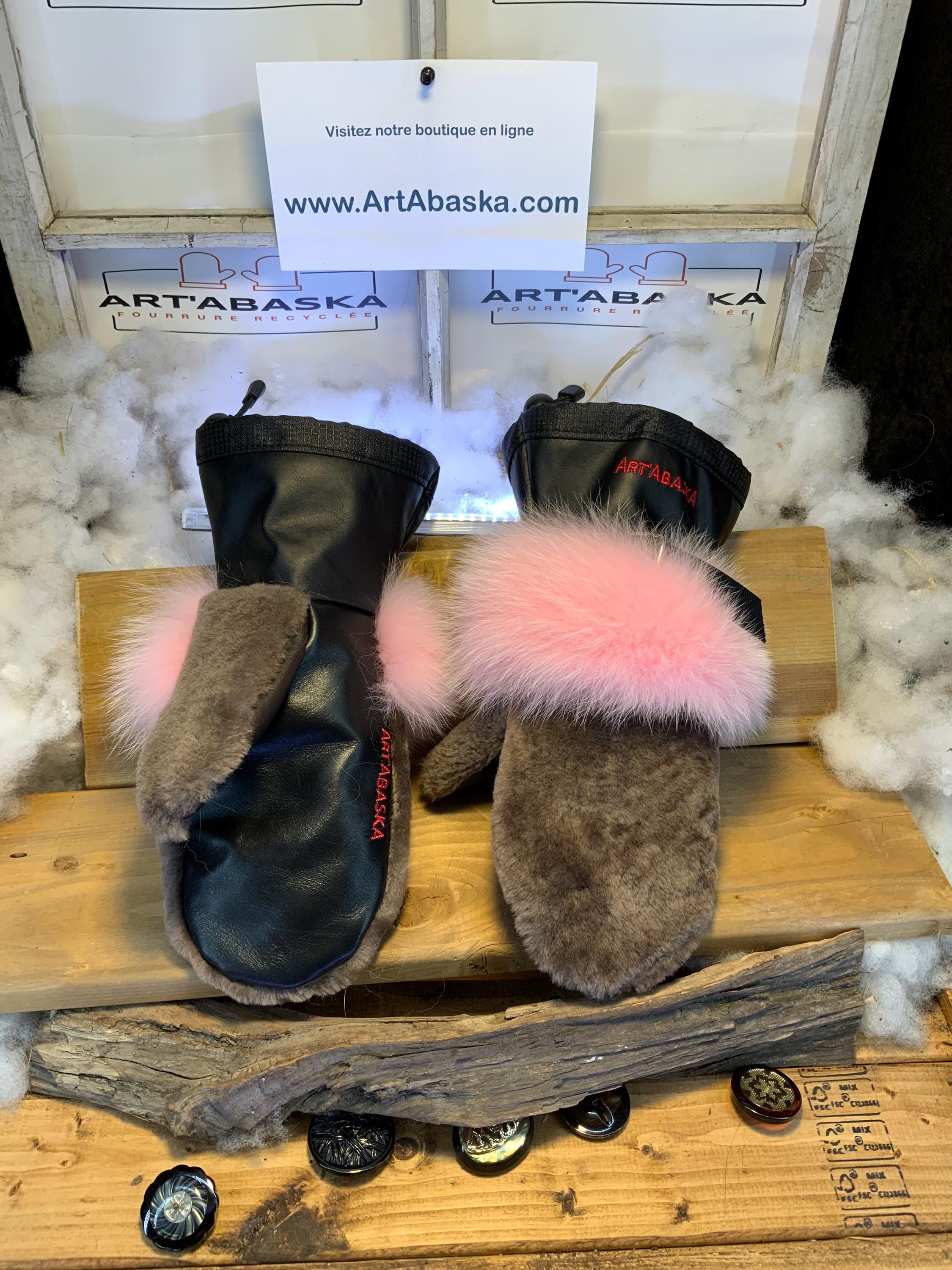 Mitaines Adrienne Medium – renard rose recyclé au poignet, mouton rasé taupe & cuir italien noir/brun, fait à la main, Québec