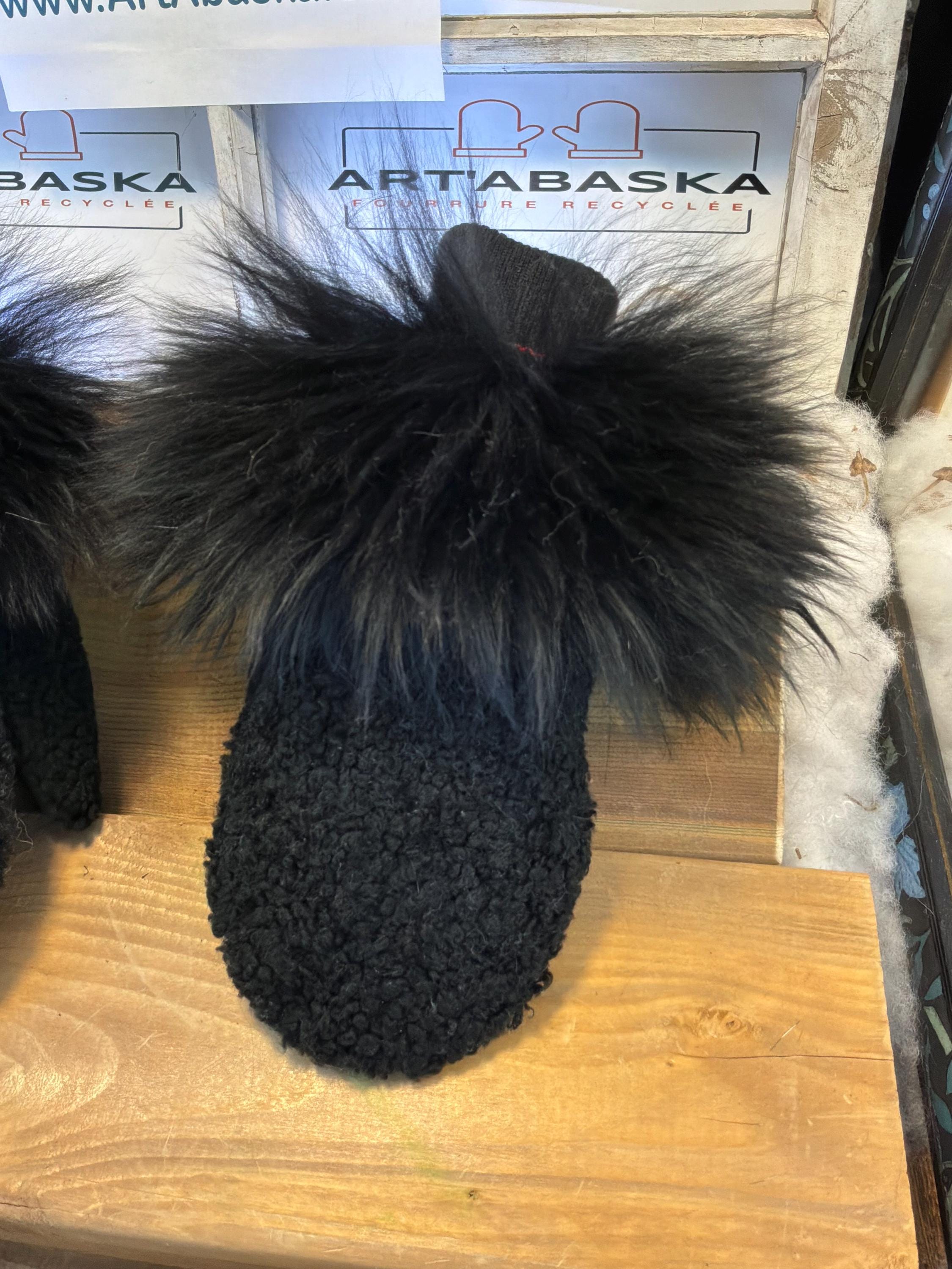 Mitaines de ville Medium Andrée en fourrure recyclée – Faites à la main au Québec – Légères, élégantes, confort urbain – ArtAbaska