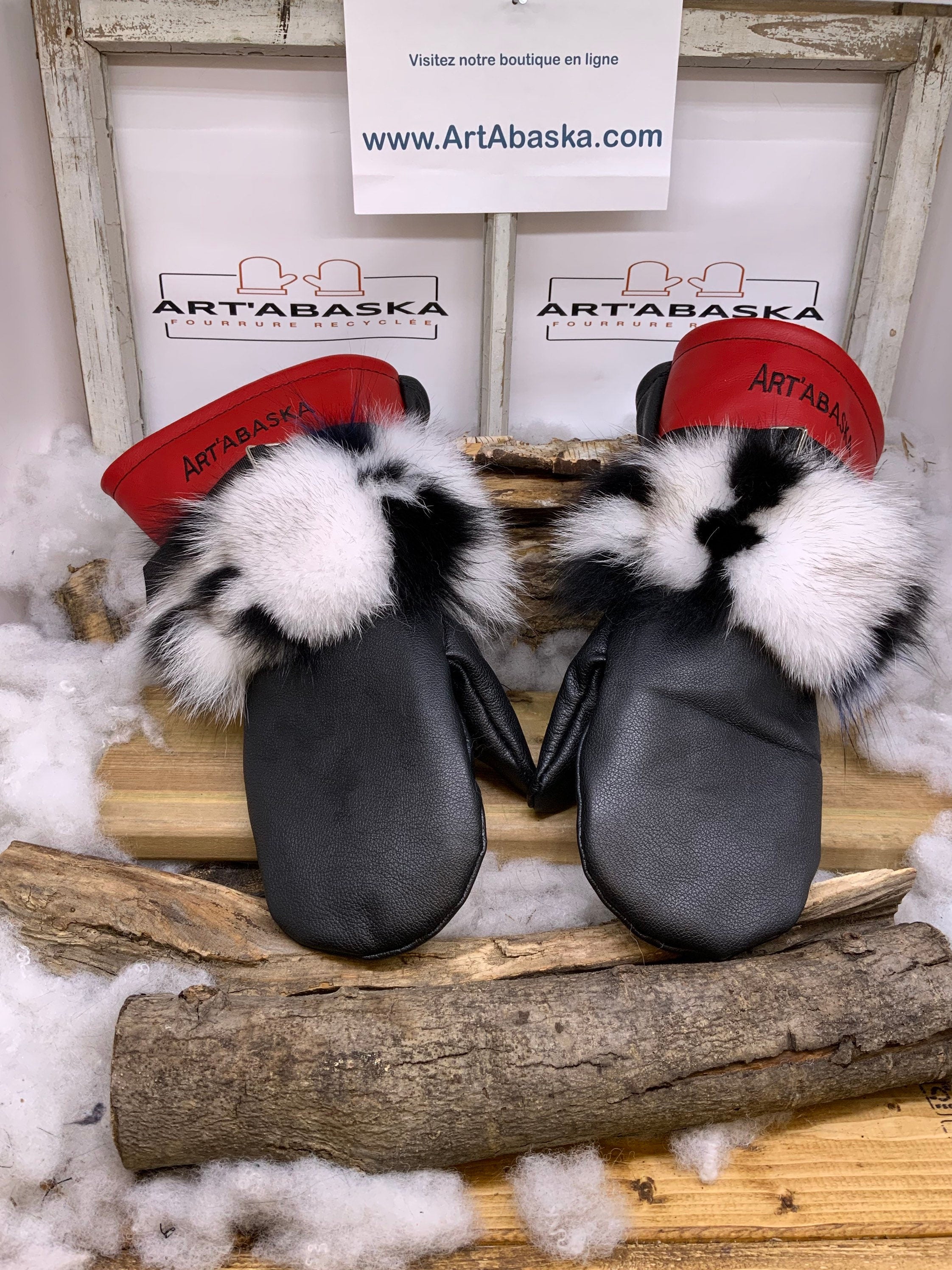 Mitaines XL Cécile – Cuir recyclé rouge et noir, renard patchwork au poignet, intérieur amovible feutre polar, fait à la main Québec
