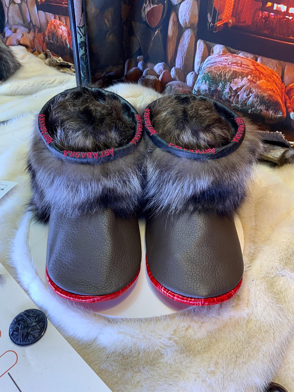 Mocassin d’interieur homme Les Aurèle - pointure 10 - cuir italien brun classique & raton recyclé - semelle rouge - fait main au Québec