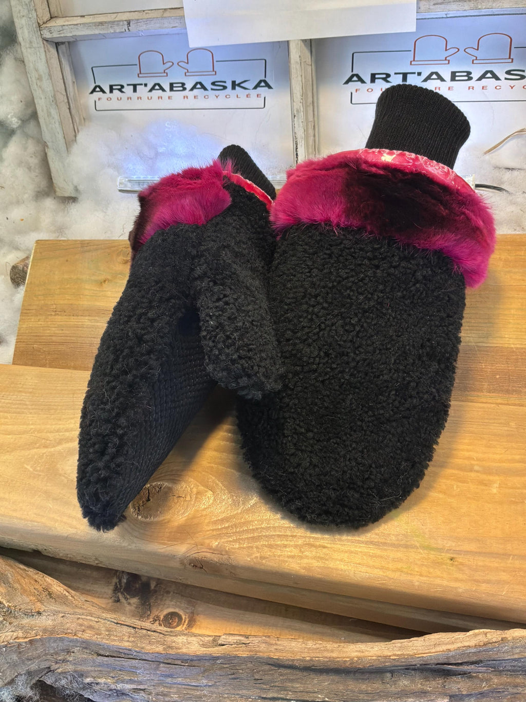 Mitaines de ville Medium Louise en fourrure recyclée – Faites à la main au Québec – Légères, élégantes, confort urbain – ArtAbaska