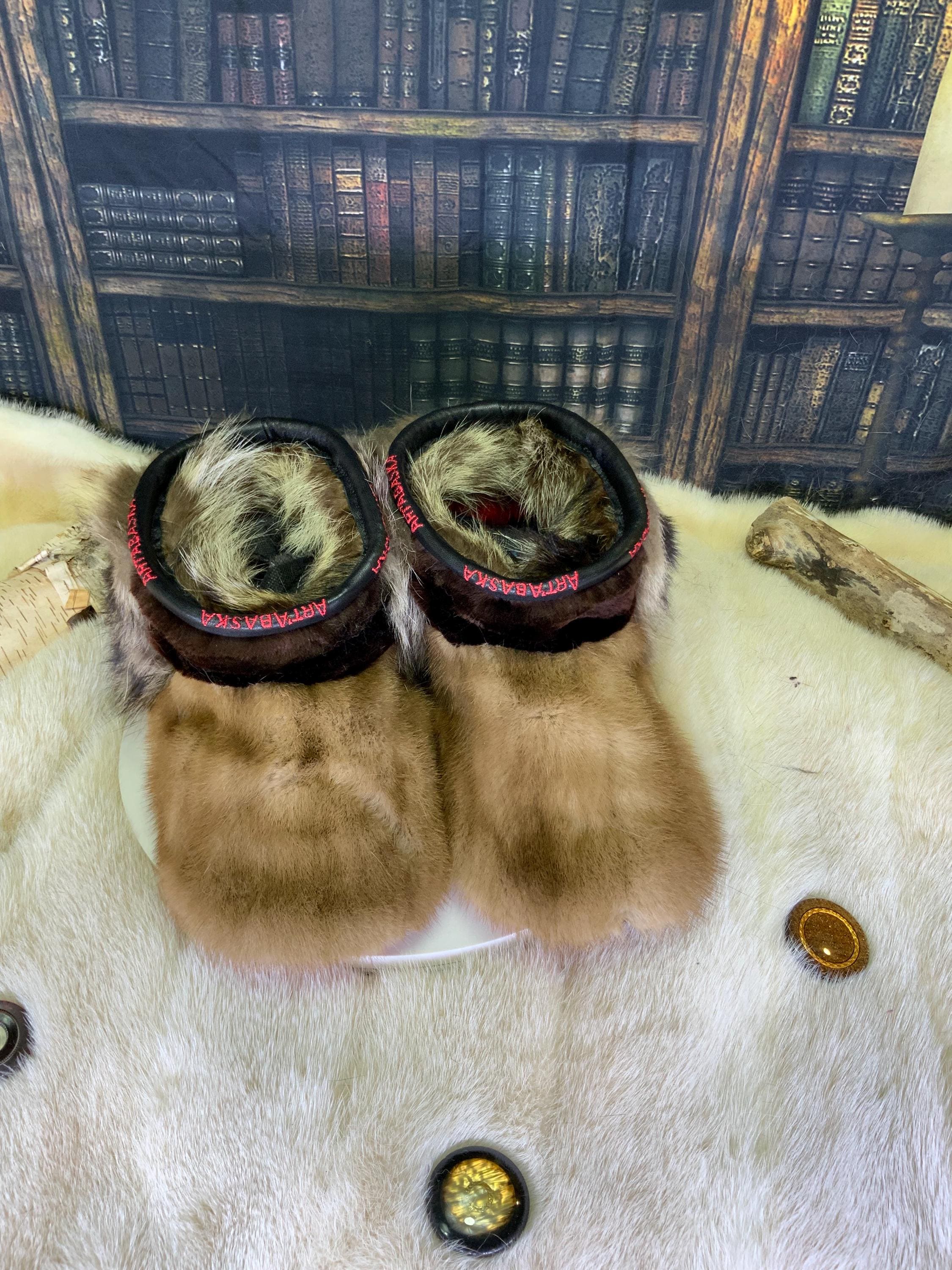 Mocassin d’intérieur Les Mariette – pointure 10 homme – fait à la main au Québec, cuir & fourrure recyclés, pièce unique artisanale