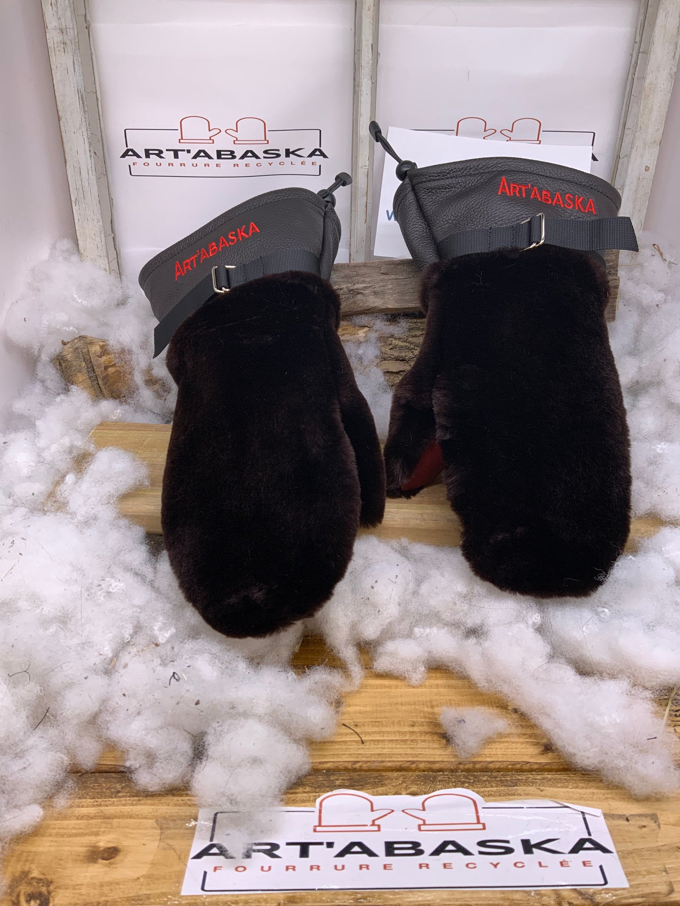 Mitaines Céline – X-Large Castor rasé recyclé & cuir bourgogne, intérieur amovible feutre polar, fait à la main, Québec