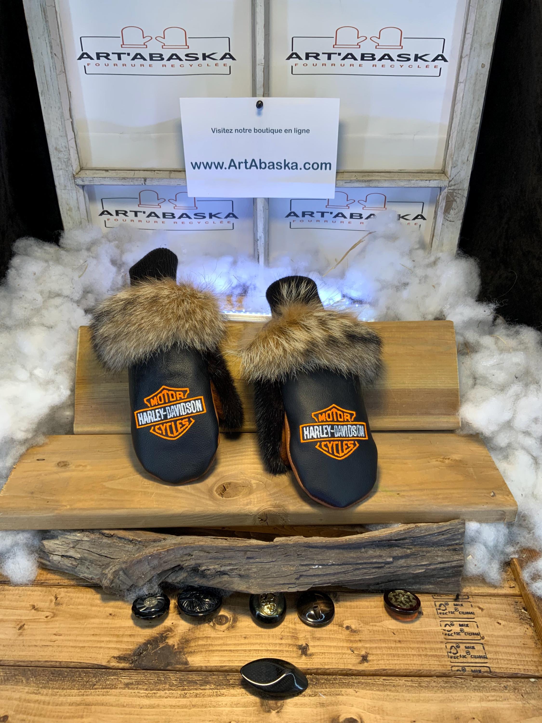 Mitaines Danielle Harley Davidson femme Medium | Cuir noir brodé orange-blanc & coyote | Mitaines hiver uniques fait à la main Québec