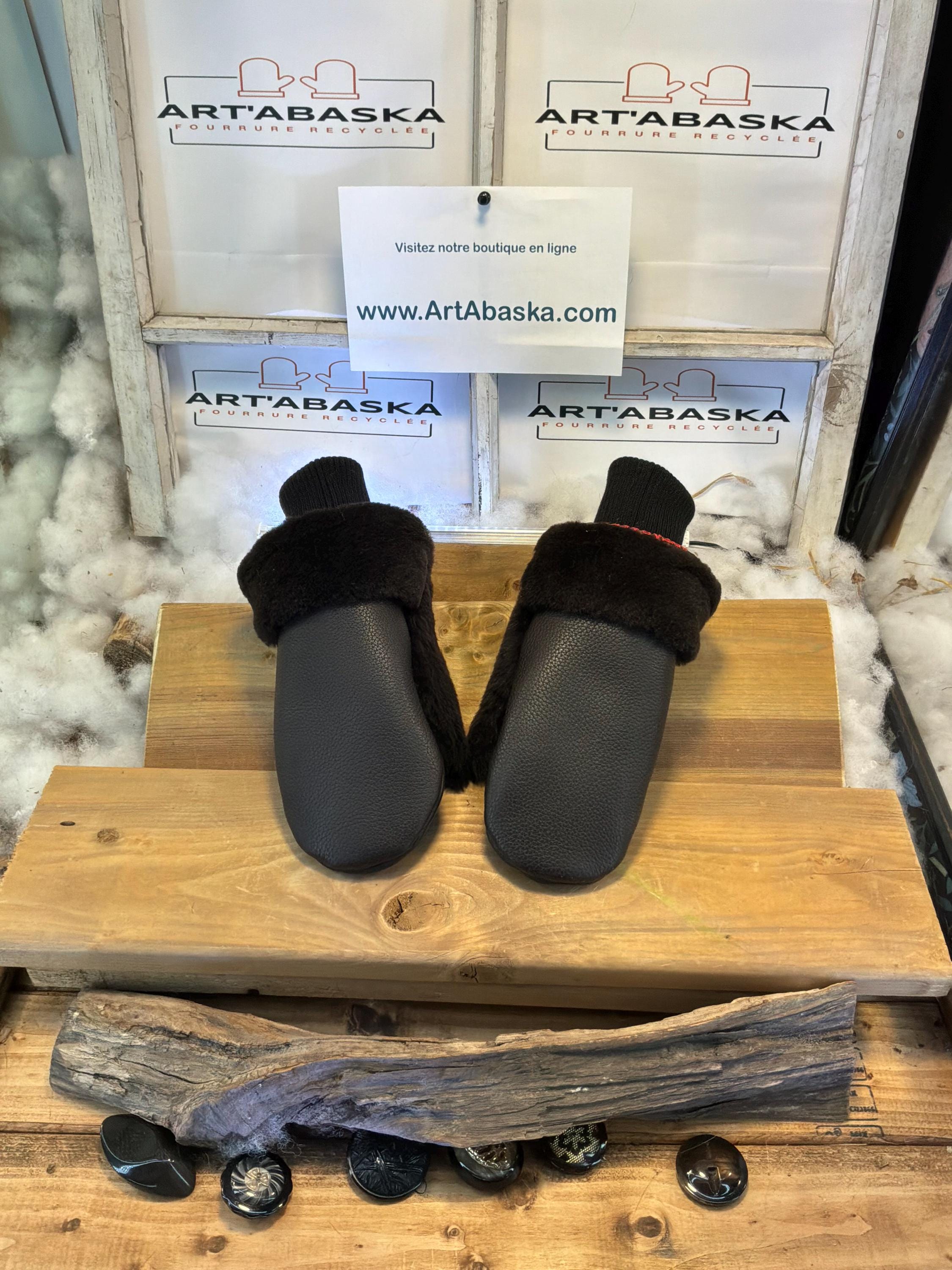 Mitaines de ville Medium Danielle en fourrure recyclée – Faites à la main au Québec – Légères, élégantes, confort urbain – ArtAbaska