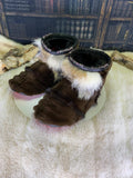 Mocassins d’intérieur Claire pour femme 7 en castor rasé brun naturel recyclé, castor non rasé et coyote naturel recyclé – faits à la main au Québec, chauds, respirants, confort de luxe, pièce unique Art’Abaska 💕