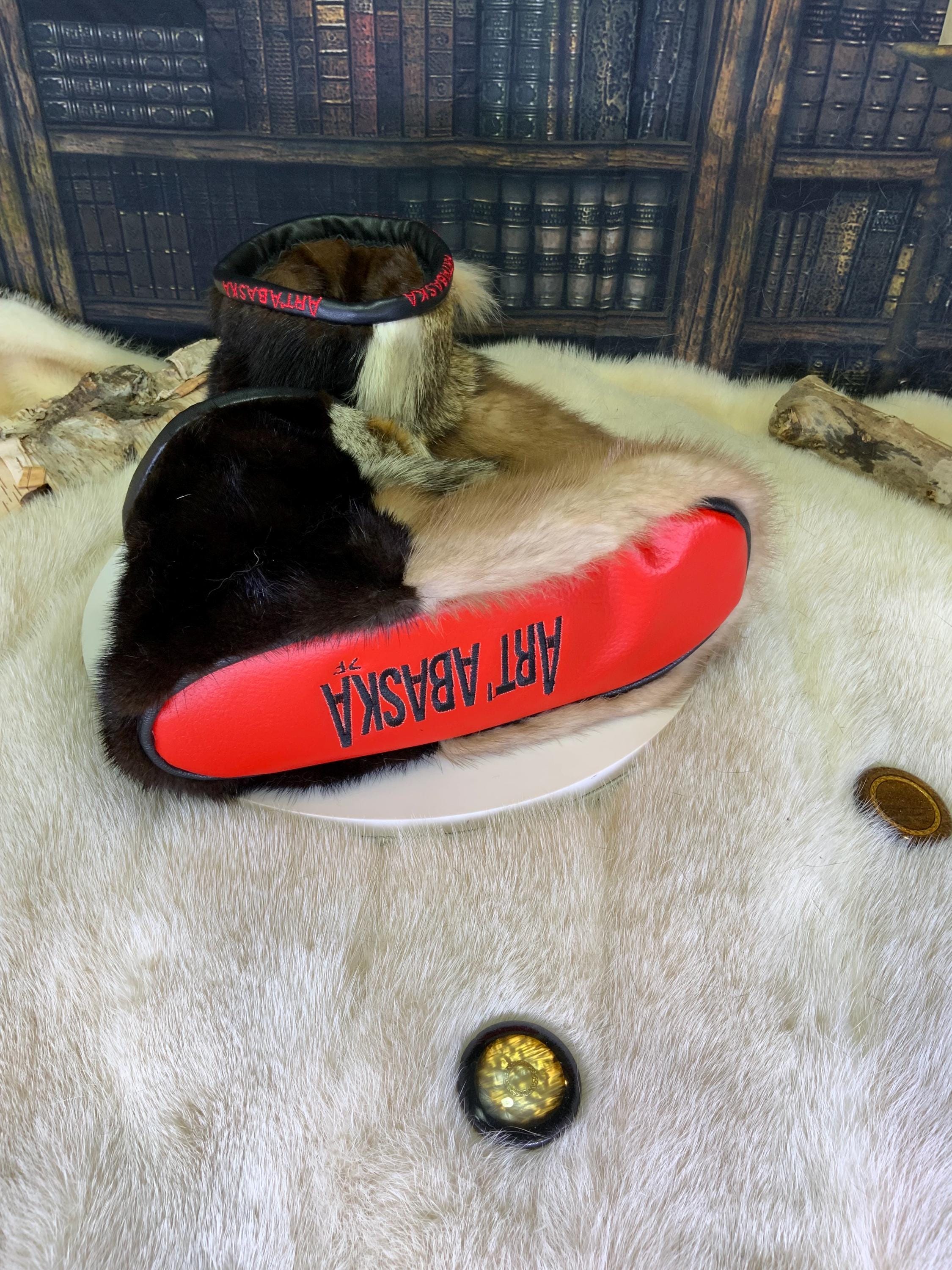 Mocassin Gisèle pointure 7 femme fourrure recyclée vison renard norvégien fait à la main Québec pantoufles de luxe intérieur