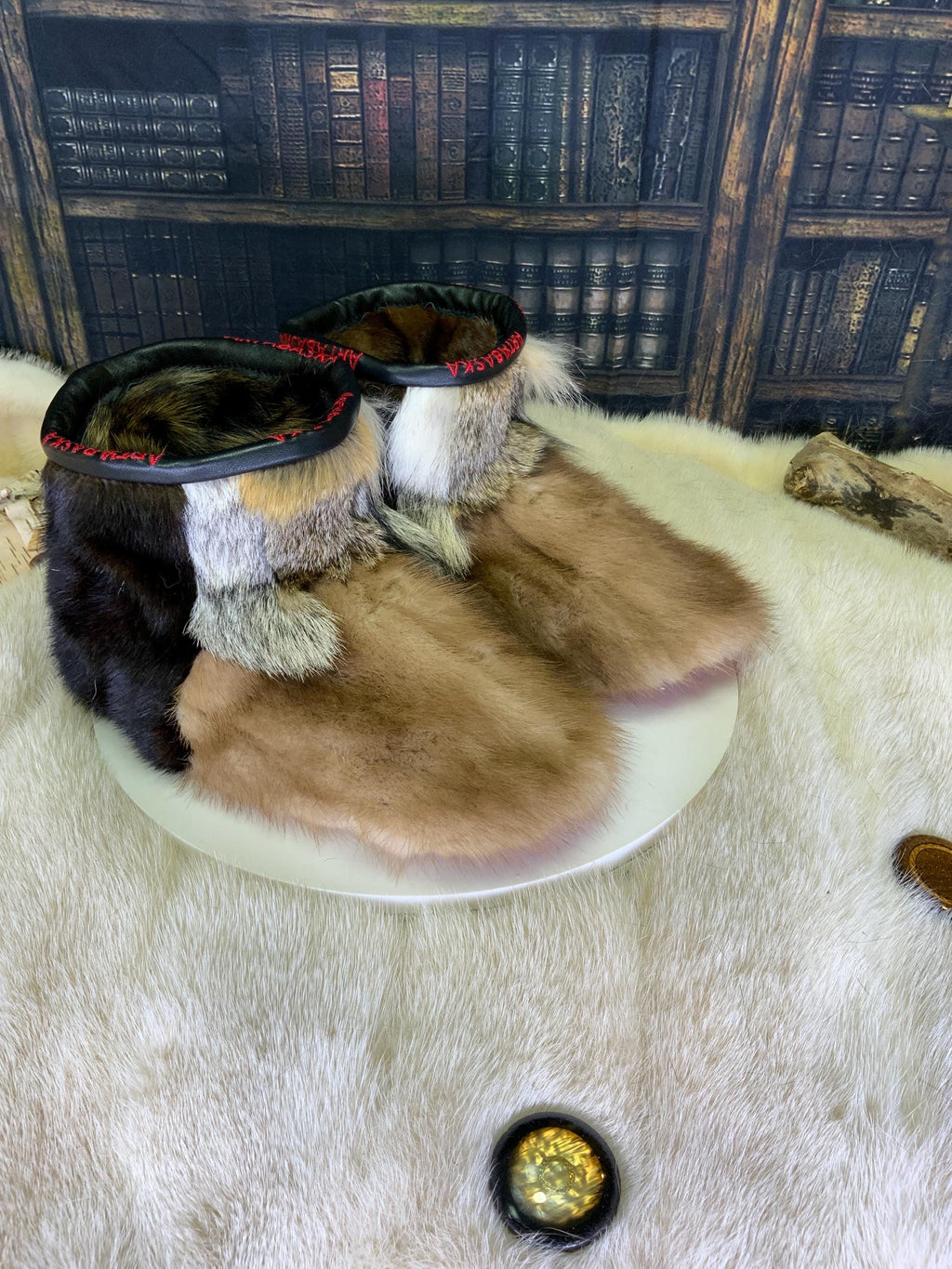 Mocassin Gisèle pointure 7 femme fourrure recyclée vison renard norvégien fait à la main Québec pantoufles de luxe intérieur