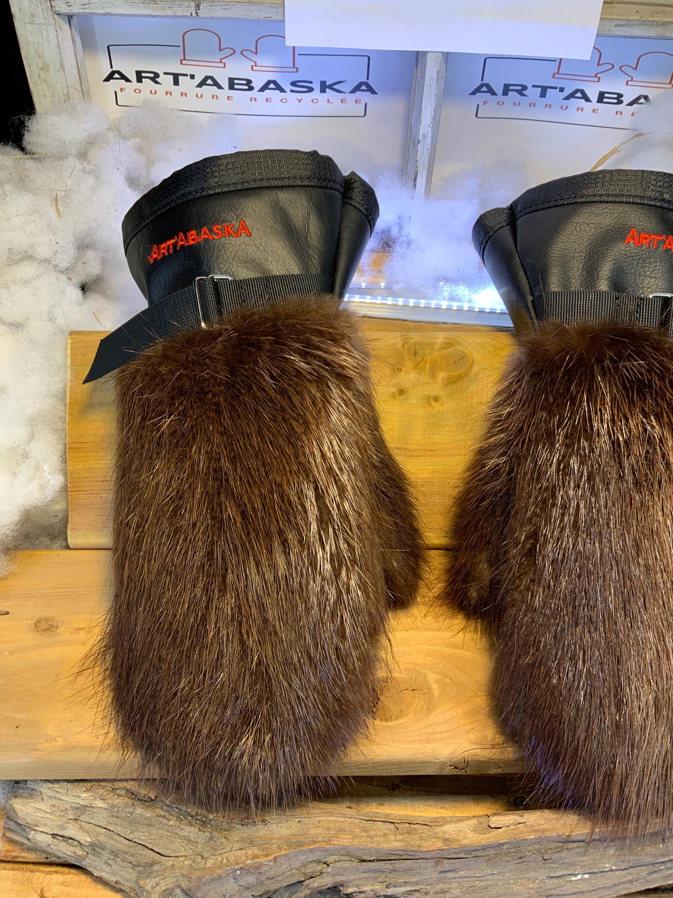 Mitaines Les Lucille – Medium, édition toute fourrure, castor naturel recyclé, cuir italien brun embossé, fait à la main, Québec
