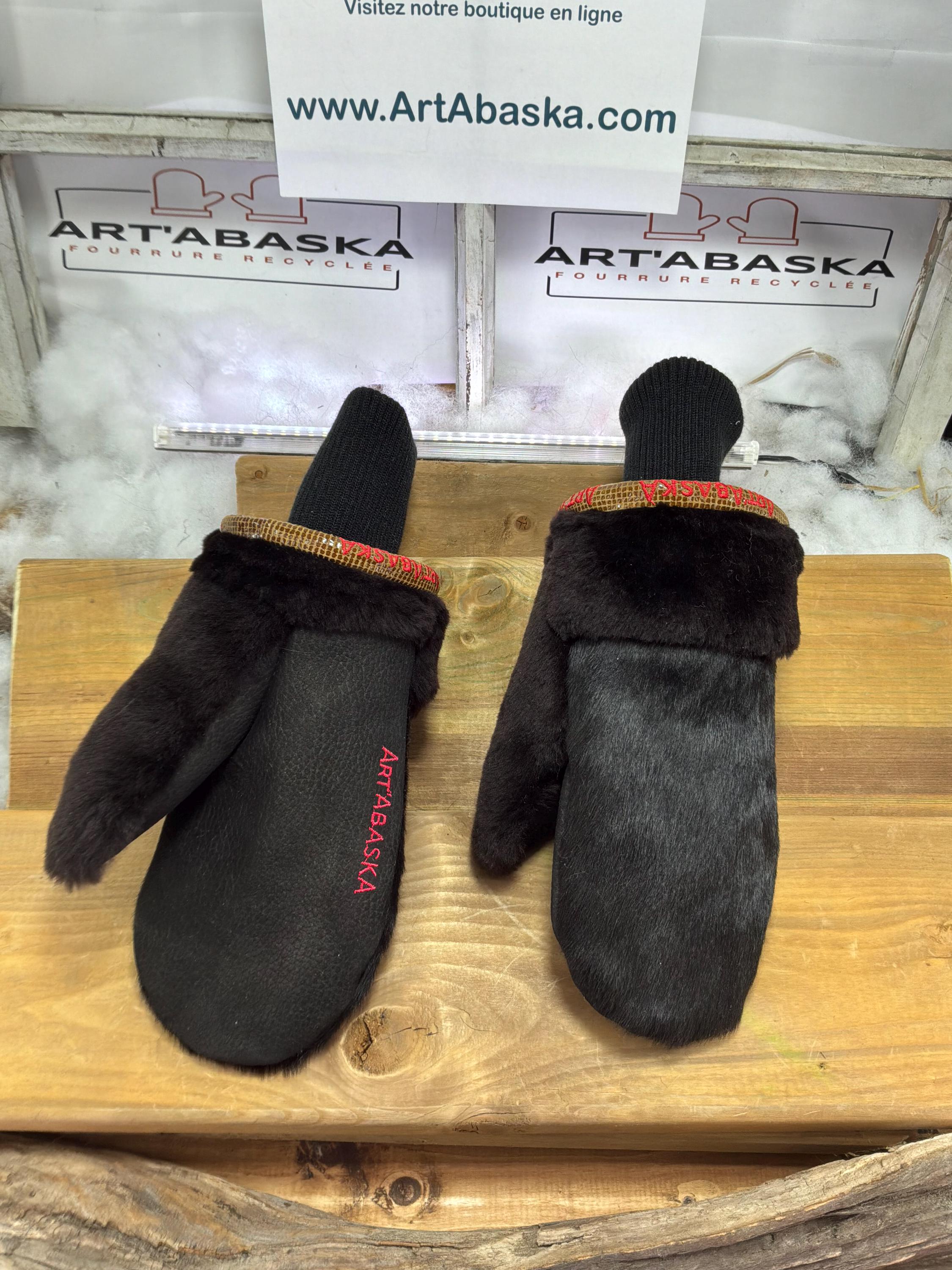 Mitaines de ville Medium Cécile en fourrure recyclée – Faites à la main au Québec – Légères, élégantes, confort urbain – ArtAbaska