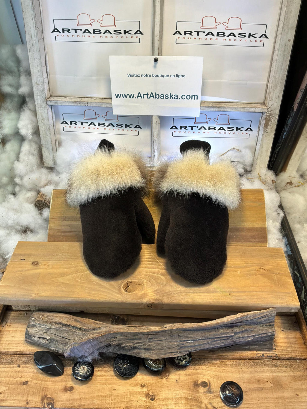 Mitaines de ville Medium Henriette en fourrure recyclée – Faites à la main au Québec – Légères, élégantes, confort urbain – ArtAbaska