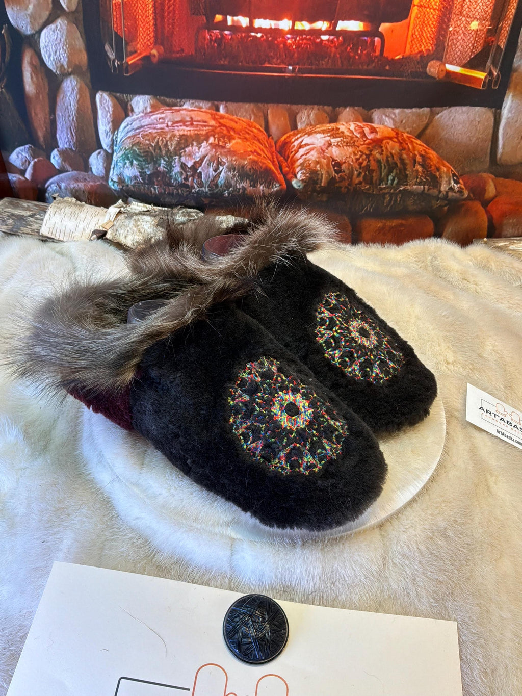 Slipper Josée pointure 10 femme – Sherling italien & cuir recyclé, pièce unique faite à la main au Québec Édition Brodée