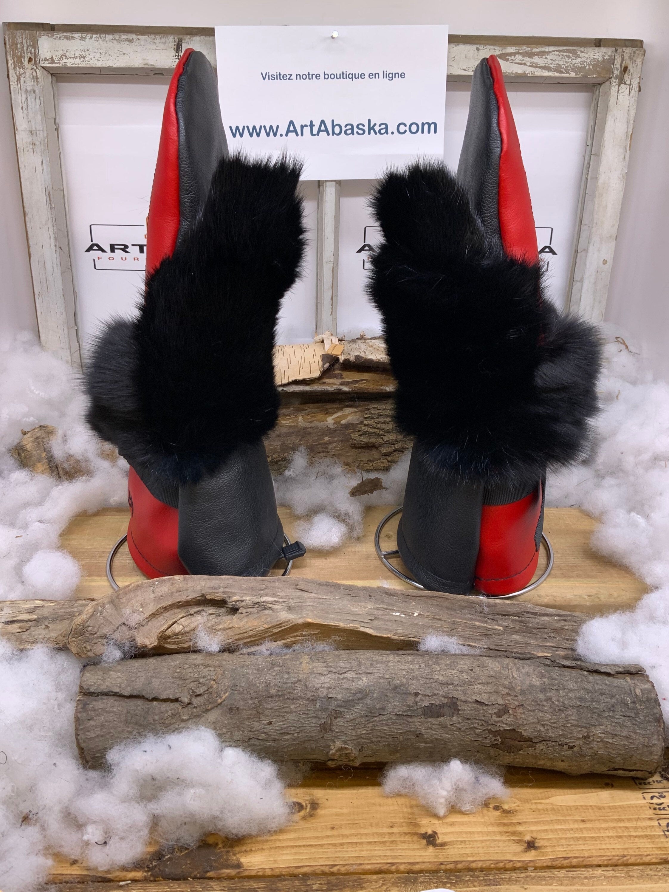 Mitaines Marie-Rose X-Large Édition Minnie Mouse cuir rouge noir fourrure renard et lapin recyclés Disney artisanal Québec