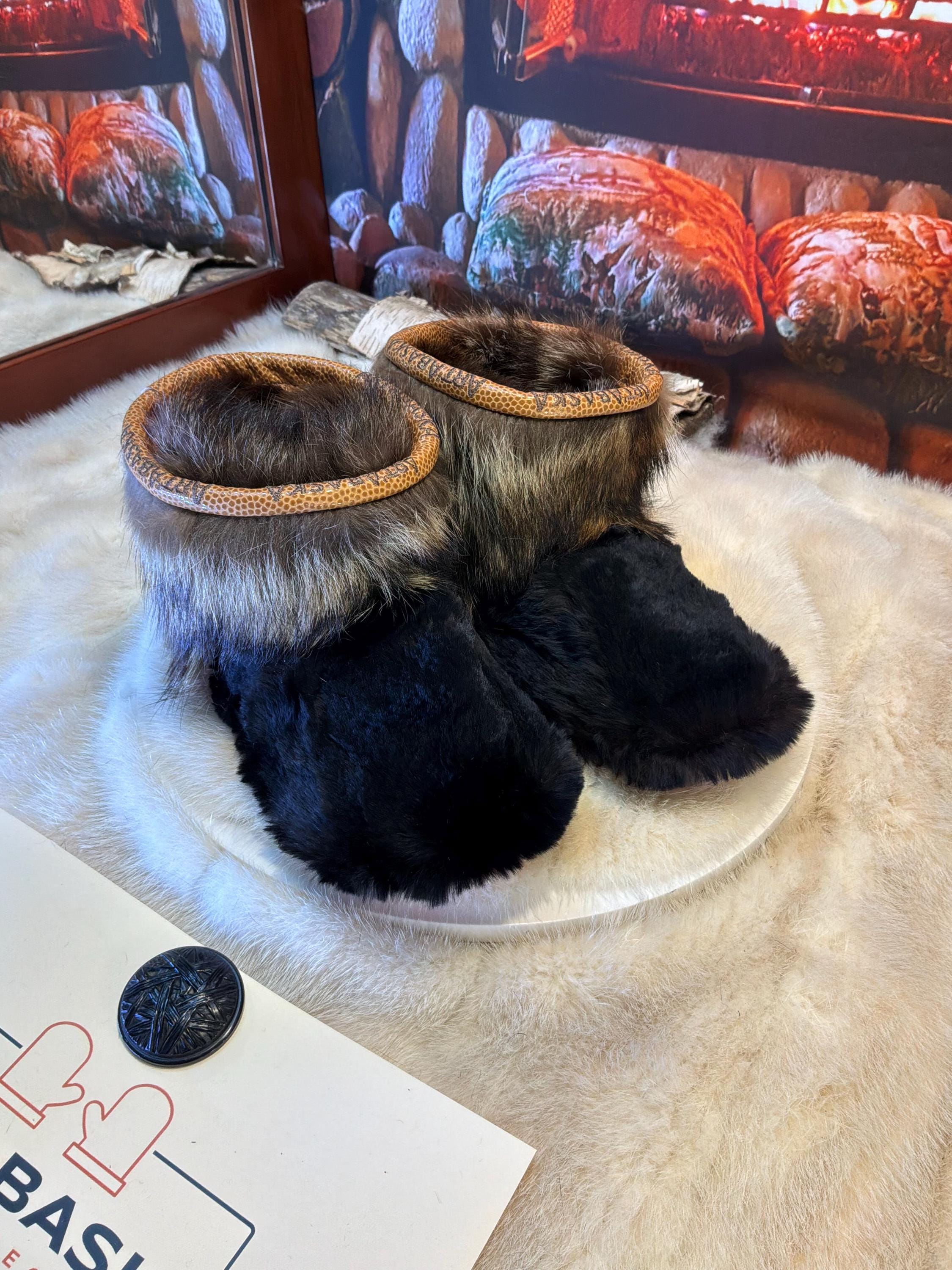 Mocassins d’intérieur Alphonsines – 5 femme – semelle brun orangé brûlé avec contour rouge vif, édition tout fourrure unique ✨🤎