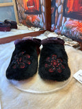 Slipper Ida pointure 9 femme – Sherling italien & cuir recyclé, pièce unique faite à la main au Québec Édition Brodée