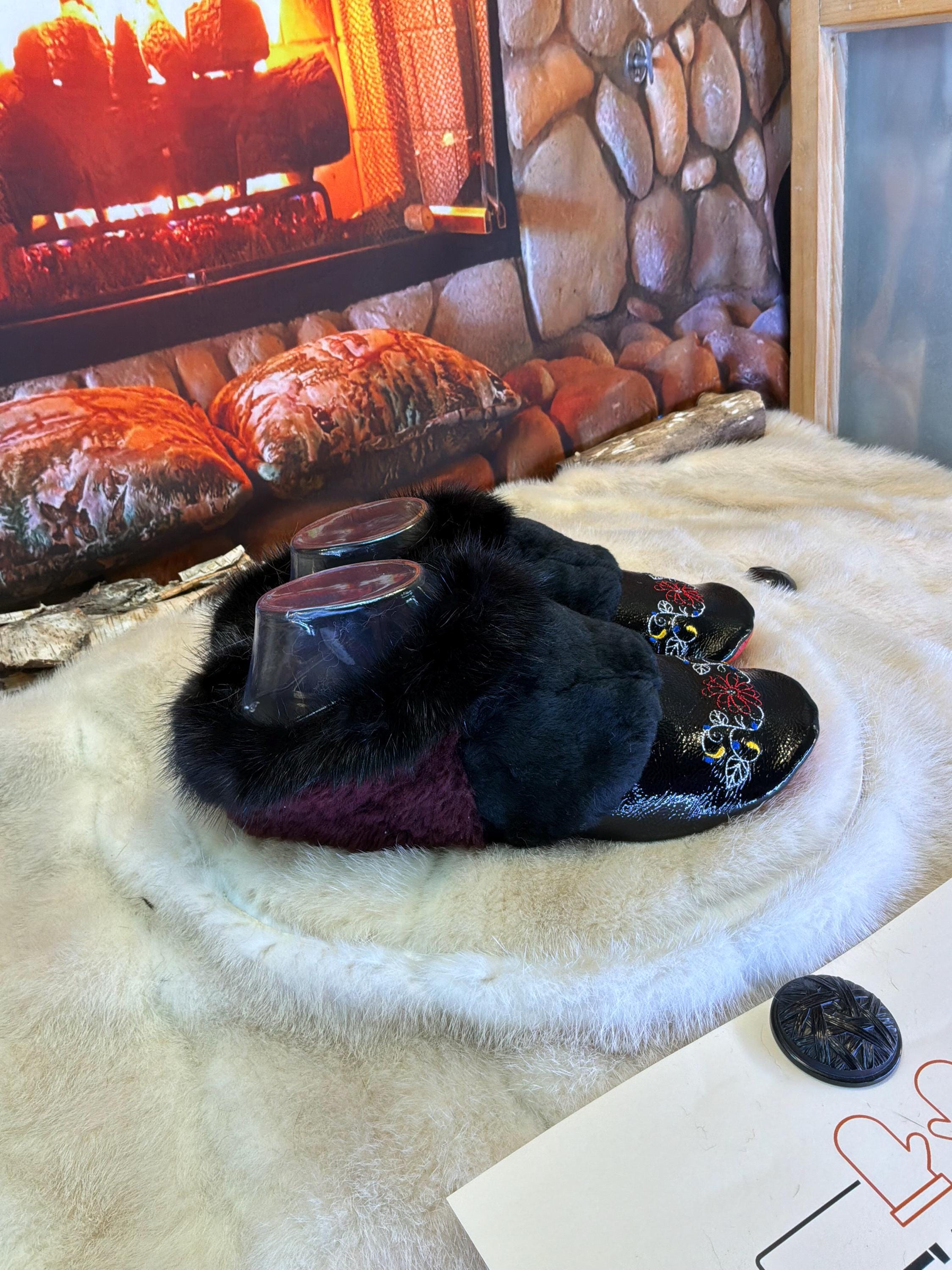 Slipper Hermine pointure 7 femme – Sherling italien & cuir recyclé, pièce unique faite à la main au Québec