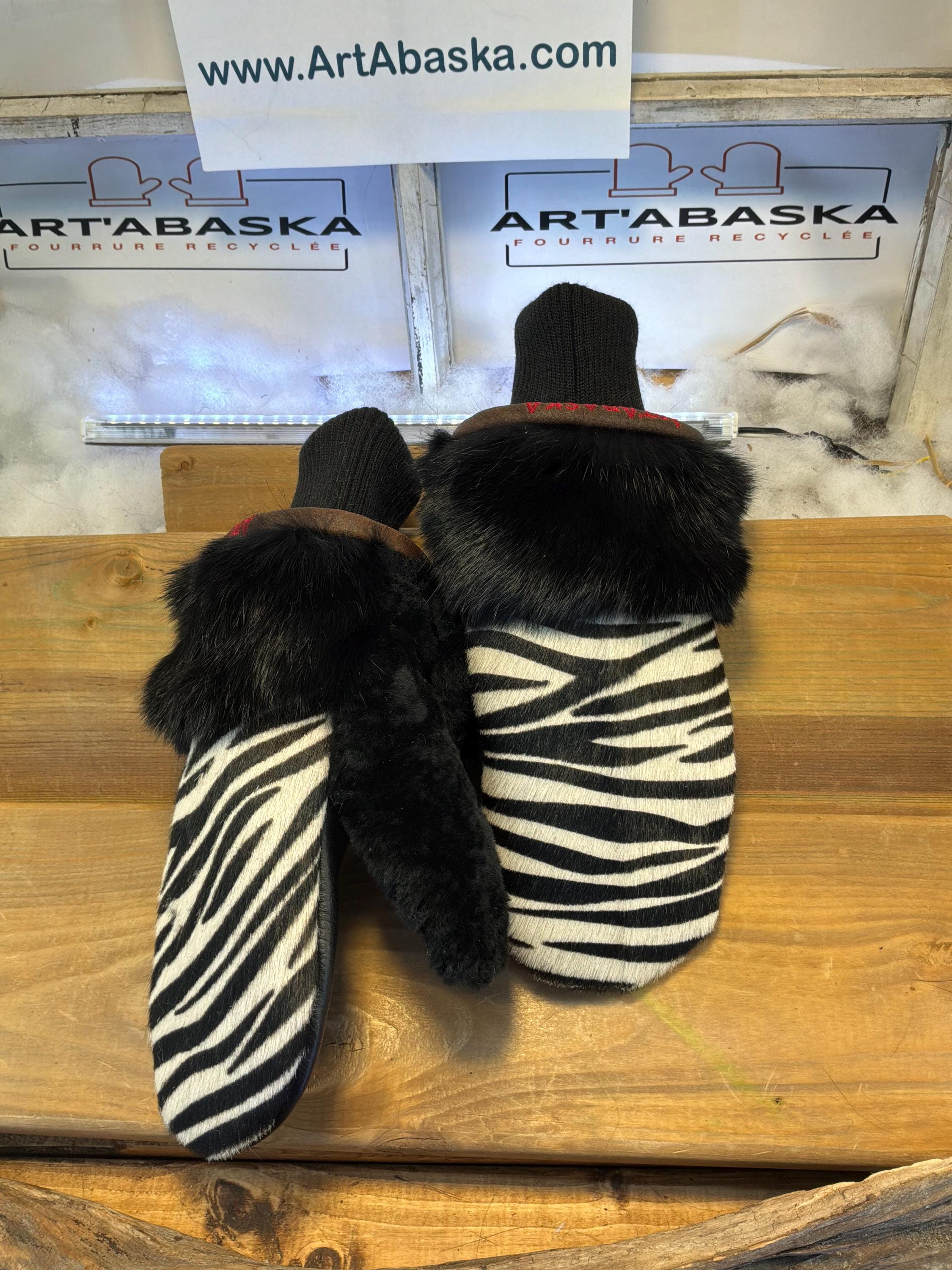 Mitaines de ville Medium Béatrice en fourrure recyclée – Faites à la main au Québec – Légères, élégantes, confort urbain – ArtAbaska