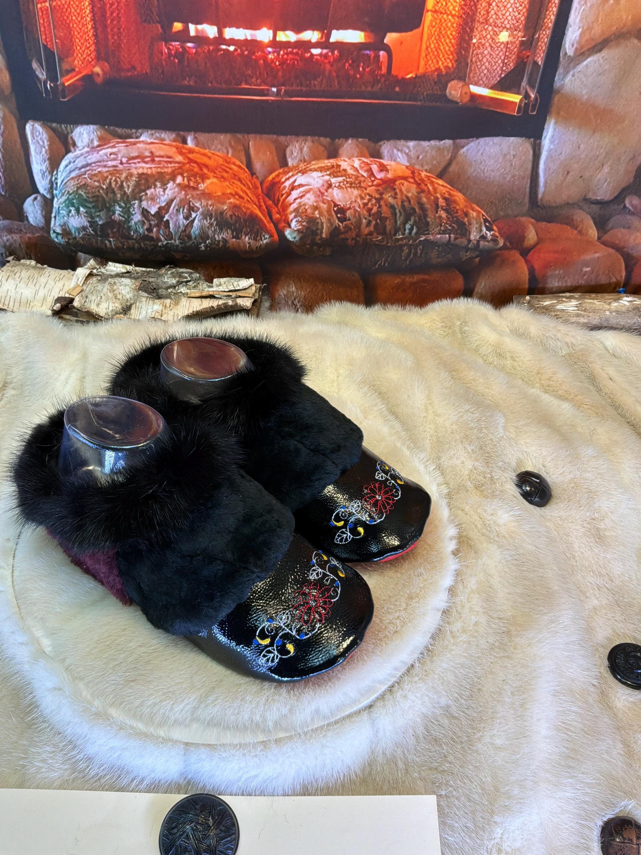 Slipper Hermine pointure 7 femme – Sherling italien & cuir recyclé, pièce unique faite à la main au Québec