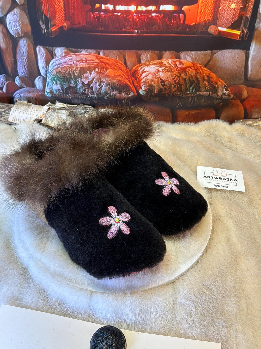 Slipper Marcelle pointure 8 femme – Sherling italien & cuir recyclé, pièce unique faite à la main au Québec Édition Brodée