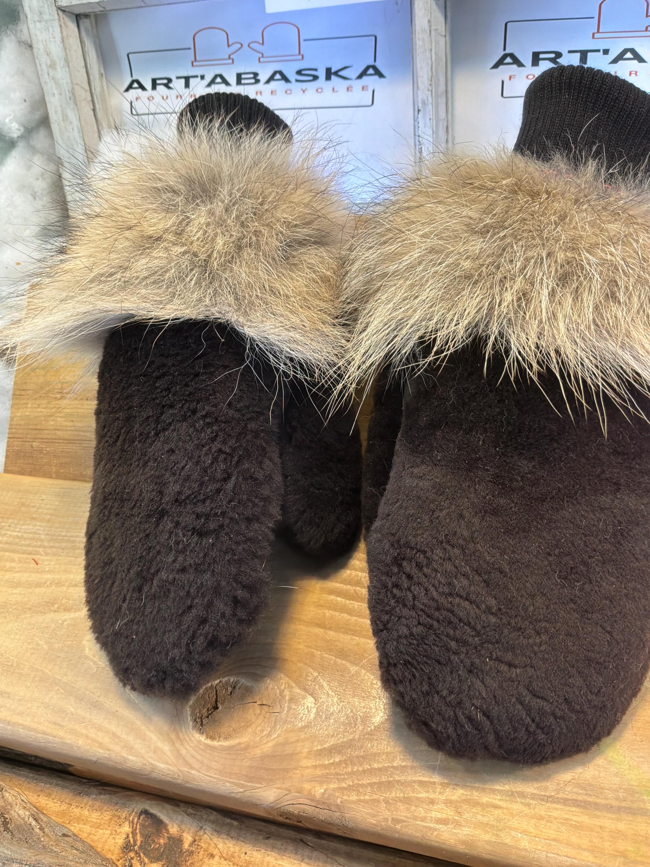 Mitaines de ville Small Jeannine en fourrure recyclée – Faites à la main au Québec – Légères, élégantes, confort urbain – ArtAbaska