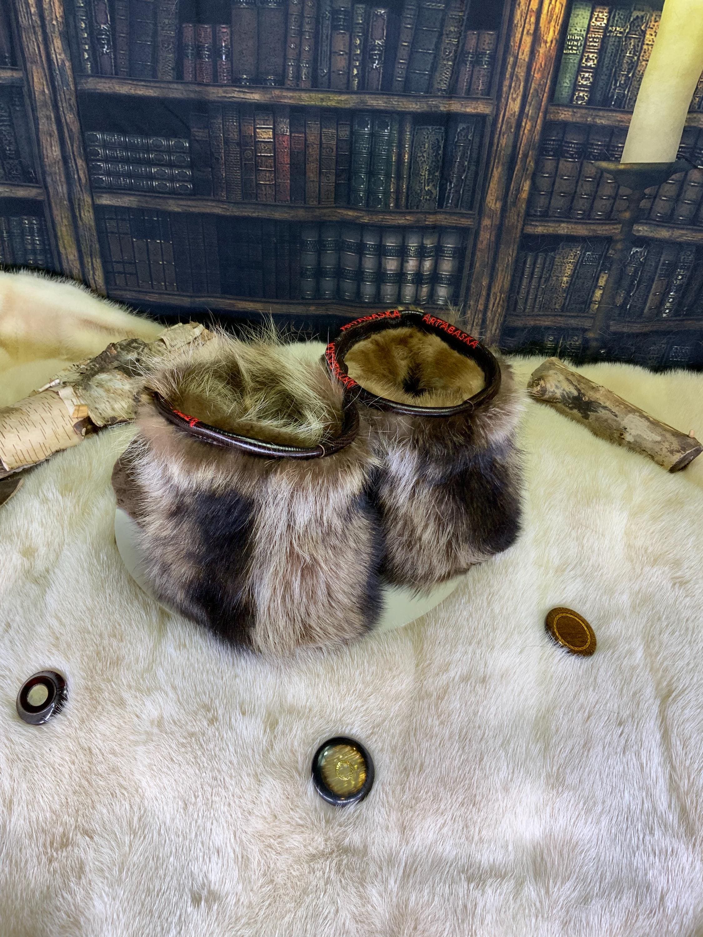 Mocassins d’intérieur Diane pour femme 8 en castor rasé recyclé, raton naturel recyclé et fourrure style imprimé recyclé – faits à la main au Québec, chauds, respirants, confort de luxe, pièce unique Art’Abaska 💕