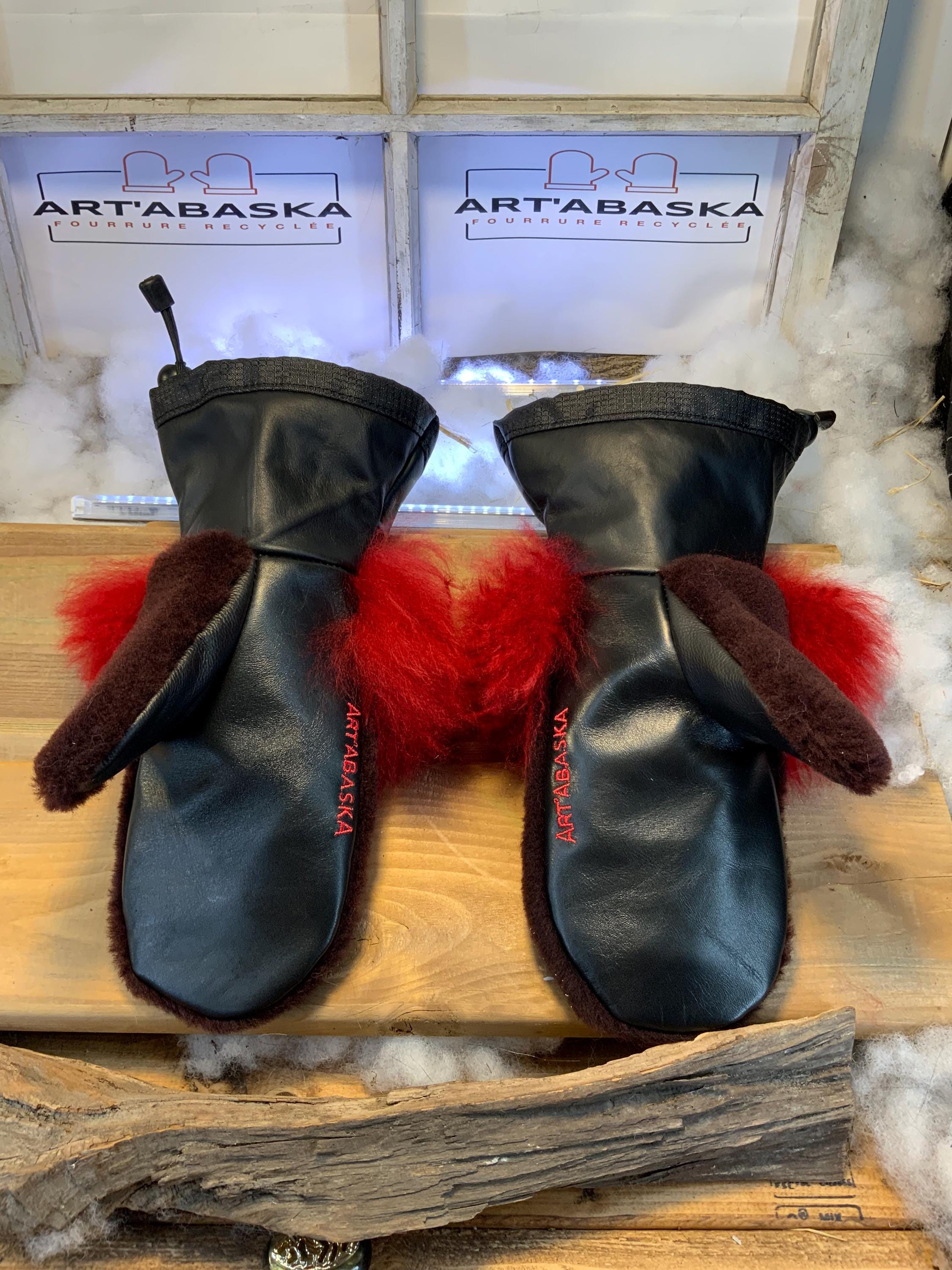 Mitaines Albertine Medium - Fourrure rouge vif et bourgogne, mouton rasé et naturel recyclé, cuir italien noir, fait à la main Québec