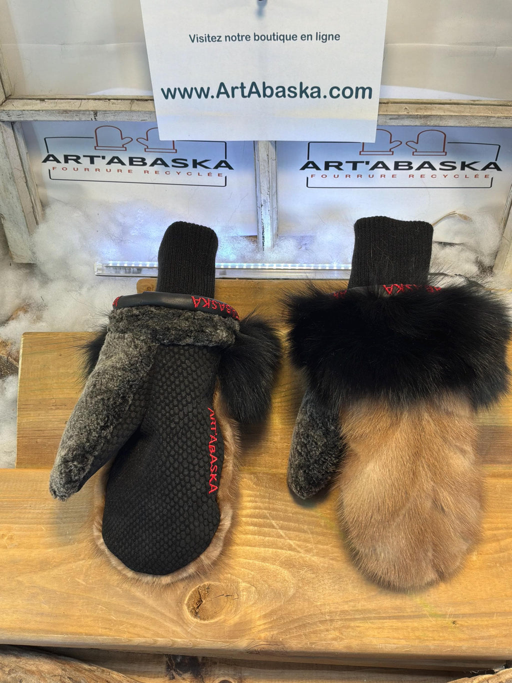 Mitaines de ville Medium Fernande en fourrure recyclée – Faites à la main au Québec – Légères, élégantes, confort urbain – ArtAbaska
