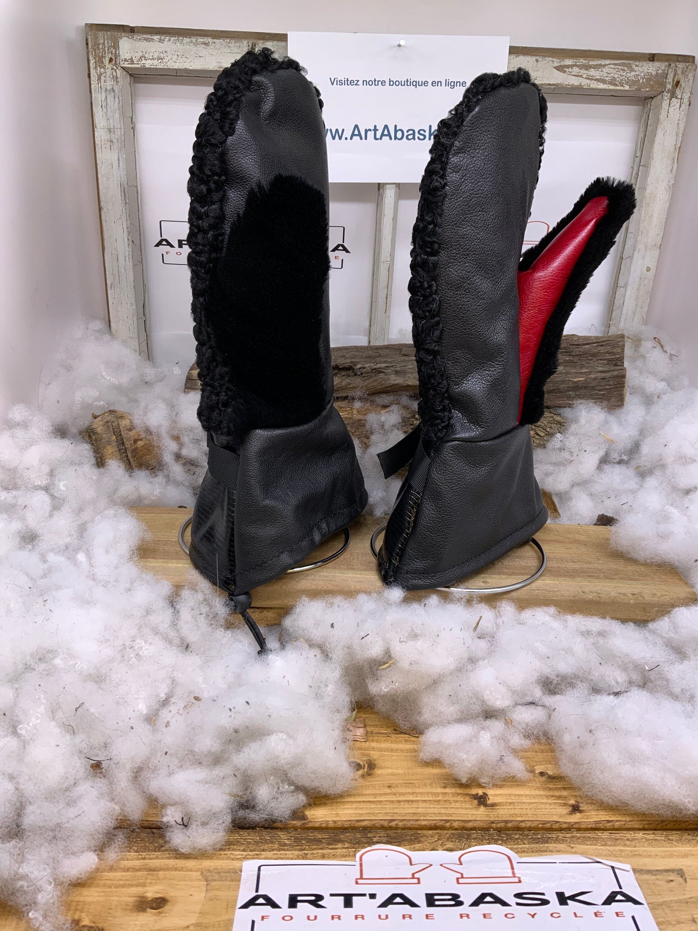 Mitaines XL Maria – Mouton de Perse & lapin noir, cuir recyclé noir/rouge, intérieur amovible feutre polar, fait à la main Québec