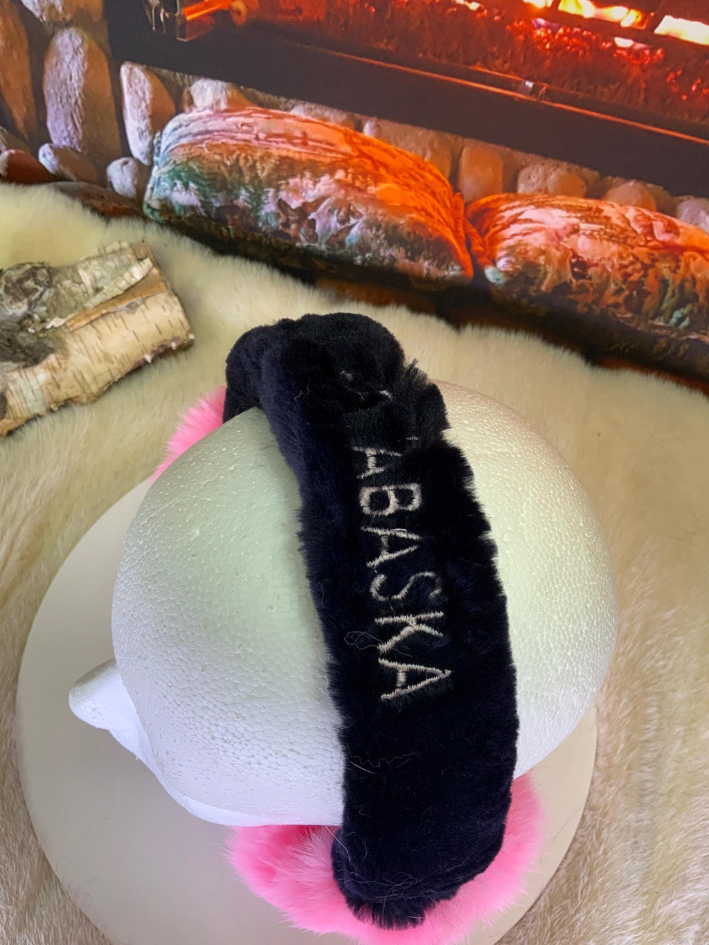 Cache-Oreilles tout en fourrure recyclée édition Lapin Rose