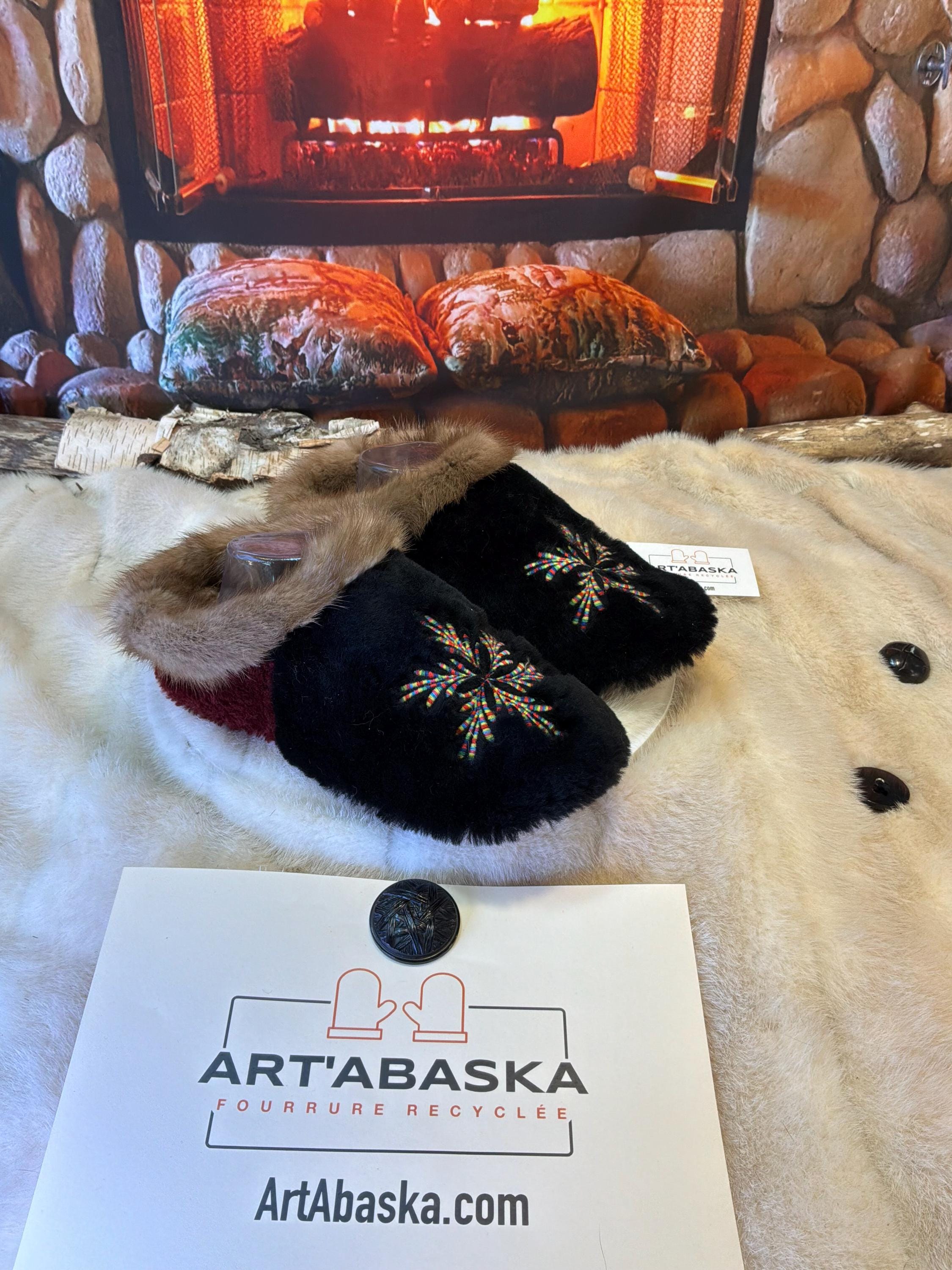 Slipper Alexina pointure 9 femme – Sherling italien & cuir recyclé, pièce unique faite à la main au Québec Édition Brodée