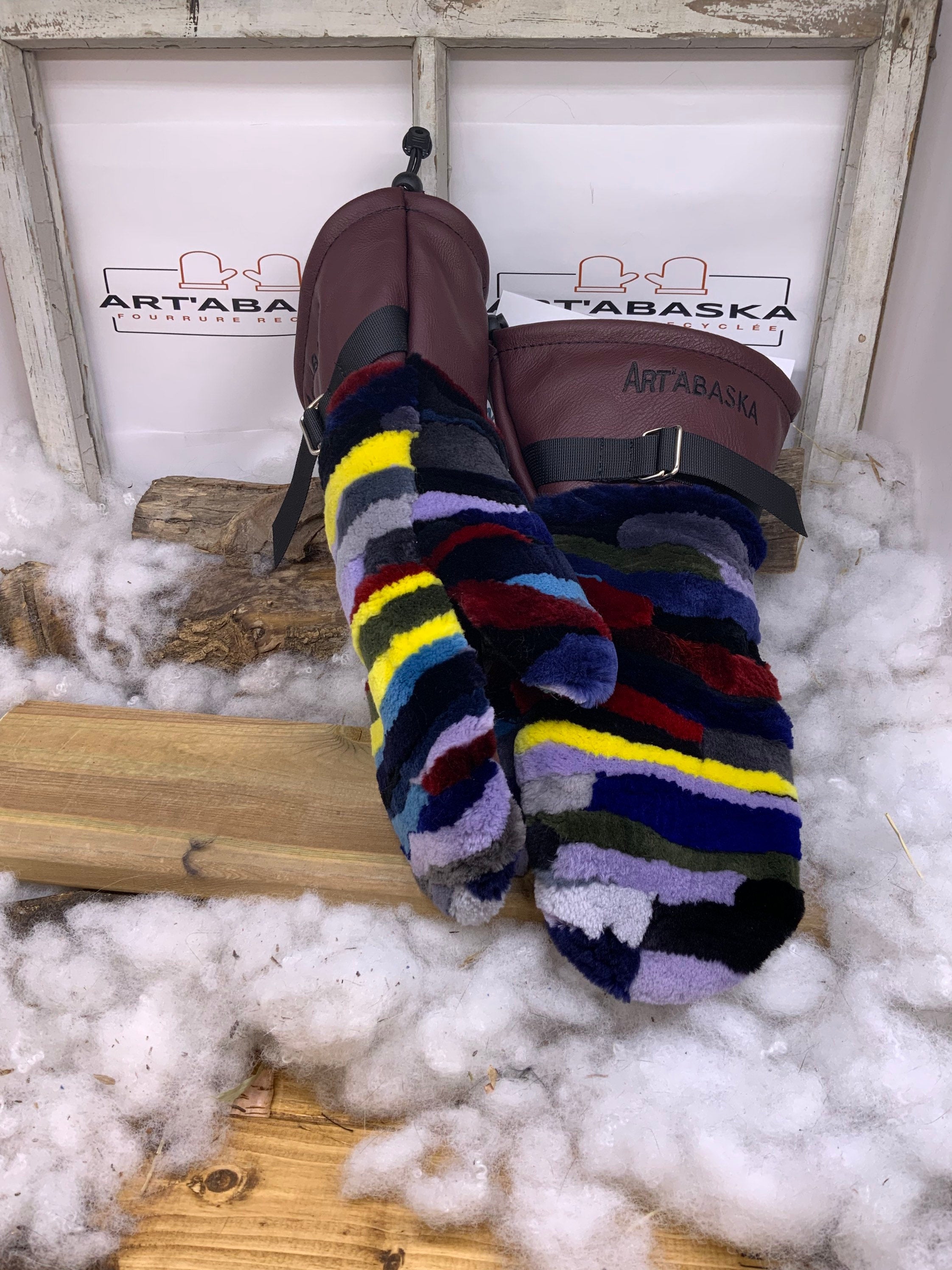 Mitaines Gilberte X-Large – Patchwork renard recyclé cousu une à une, cuir bourgogne intérieur amovible – fait main Québec