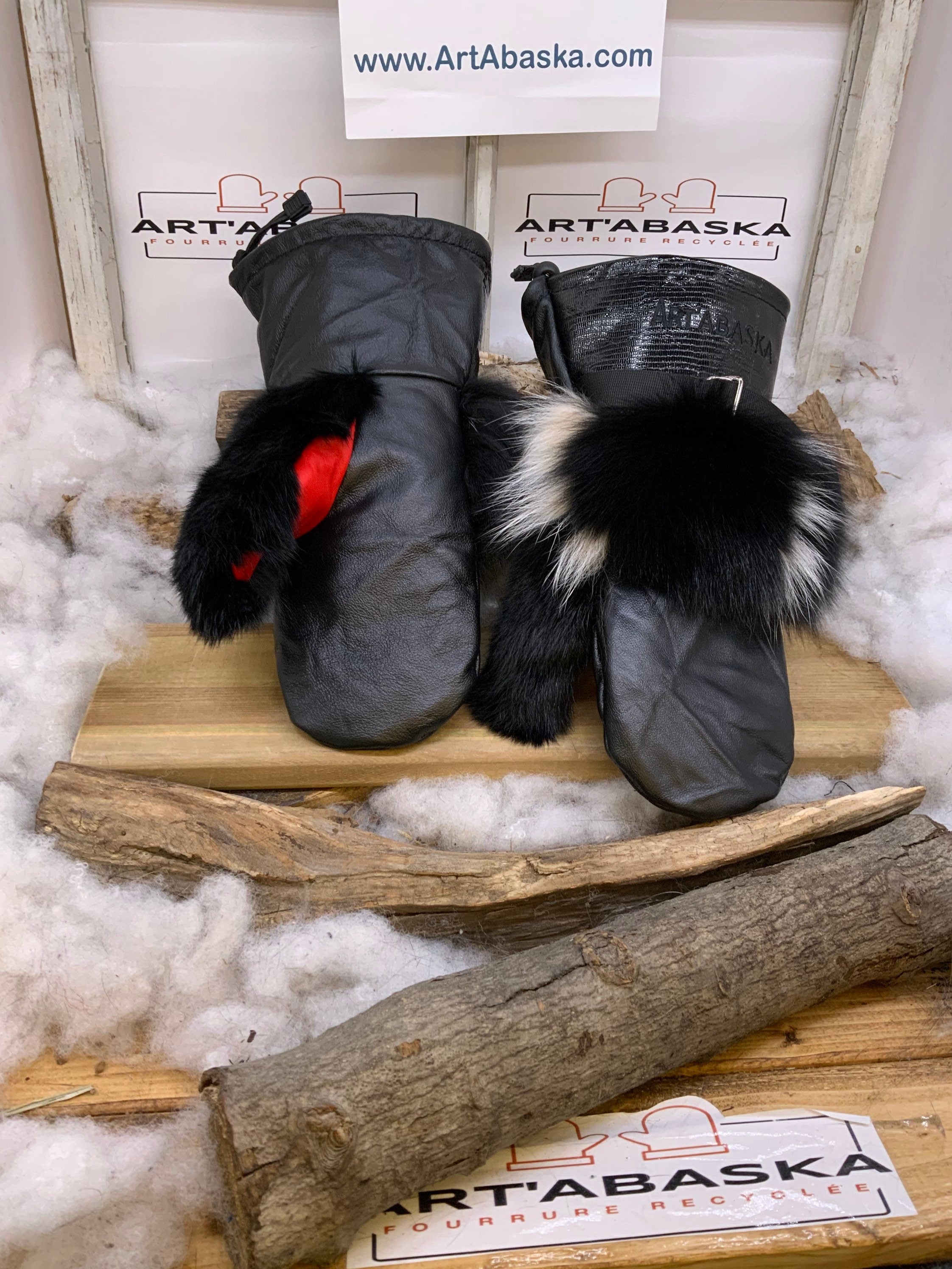 Mitaines Irène Large édition cuir noir embossé renard patchwork lapin recyclés fait main Québec pièce unique chaude et élégante