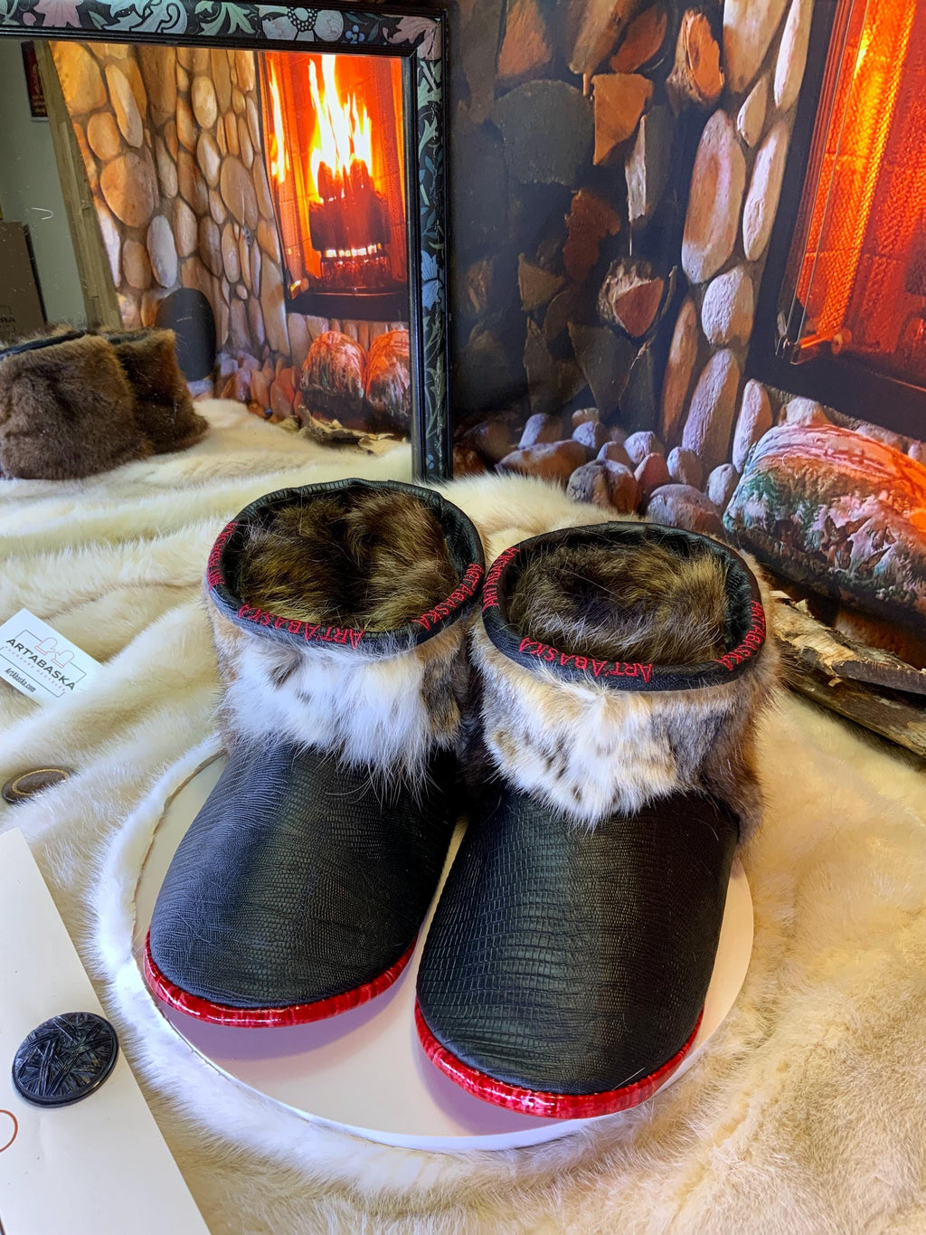 Mocassin d’intérieur Les Armandes – pointure 10 homme – pantoufles artisanales cuir serpent & fourrure recyclée – fait à la main au Québec
