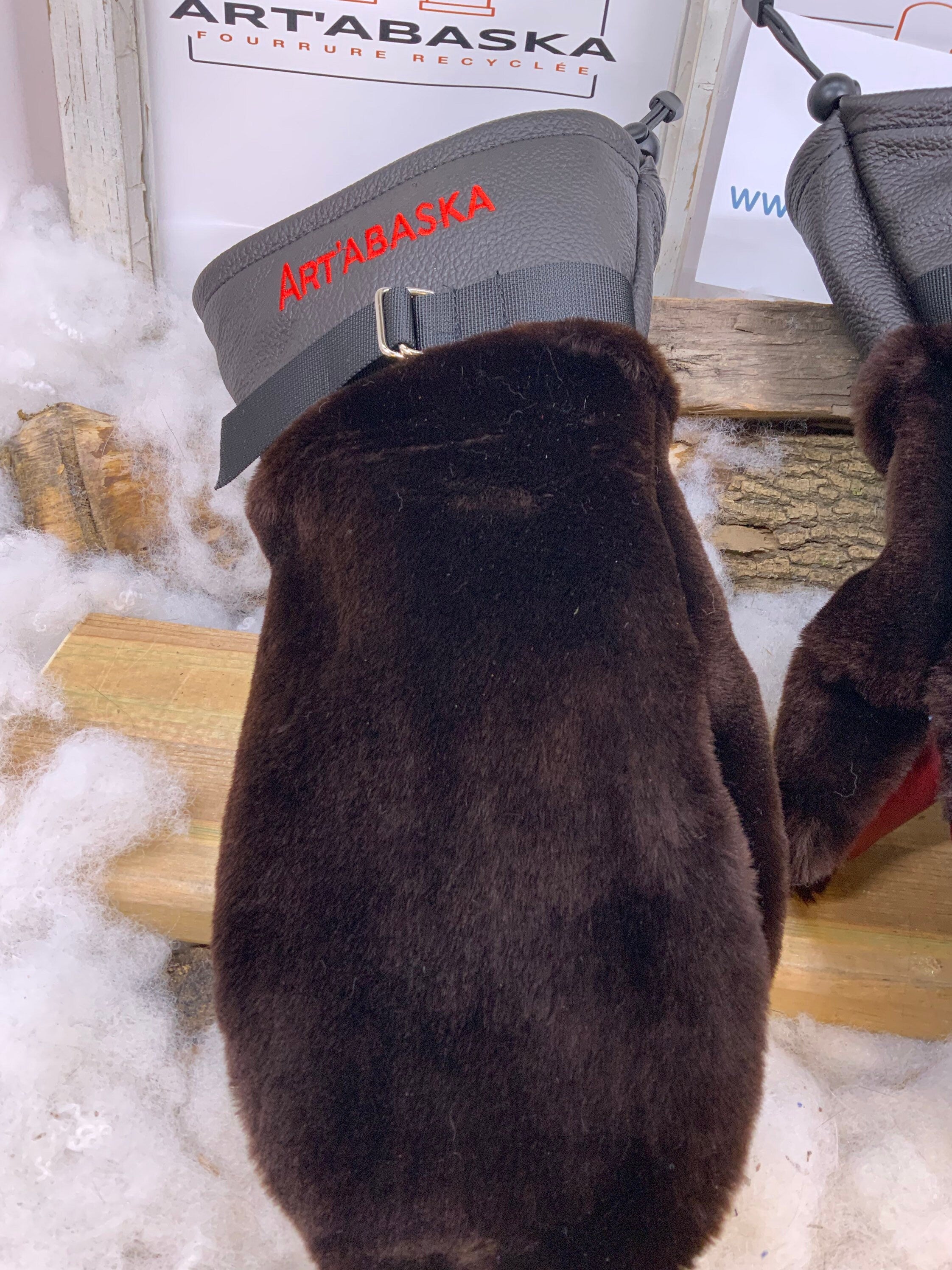 Mitaines Céline – X-Large Castor rasé recyclé & cuir bourgogne, intérieur amovible feutre polar, fait à la main, Québec