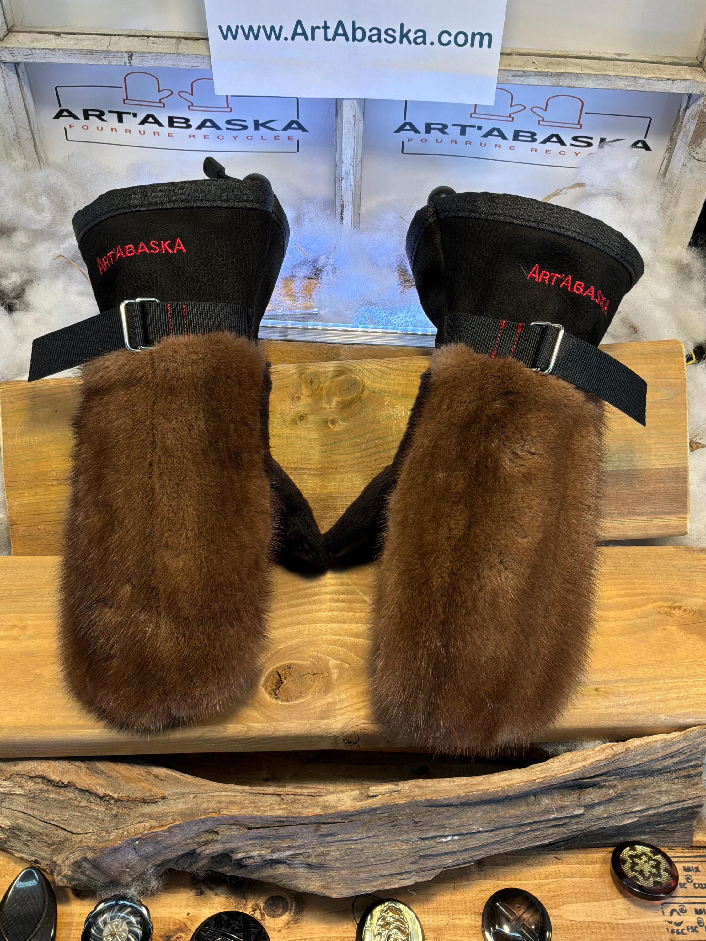 Mitaines Carmen Medium tout vison brun foncé recyclé & pouce mouton frisé brun, cuir italien noir, pièce unique faite à la main Québec