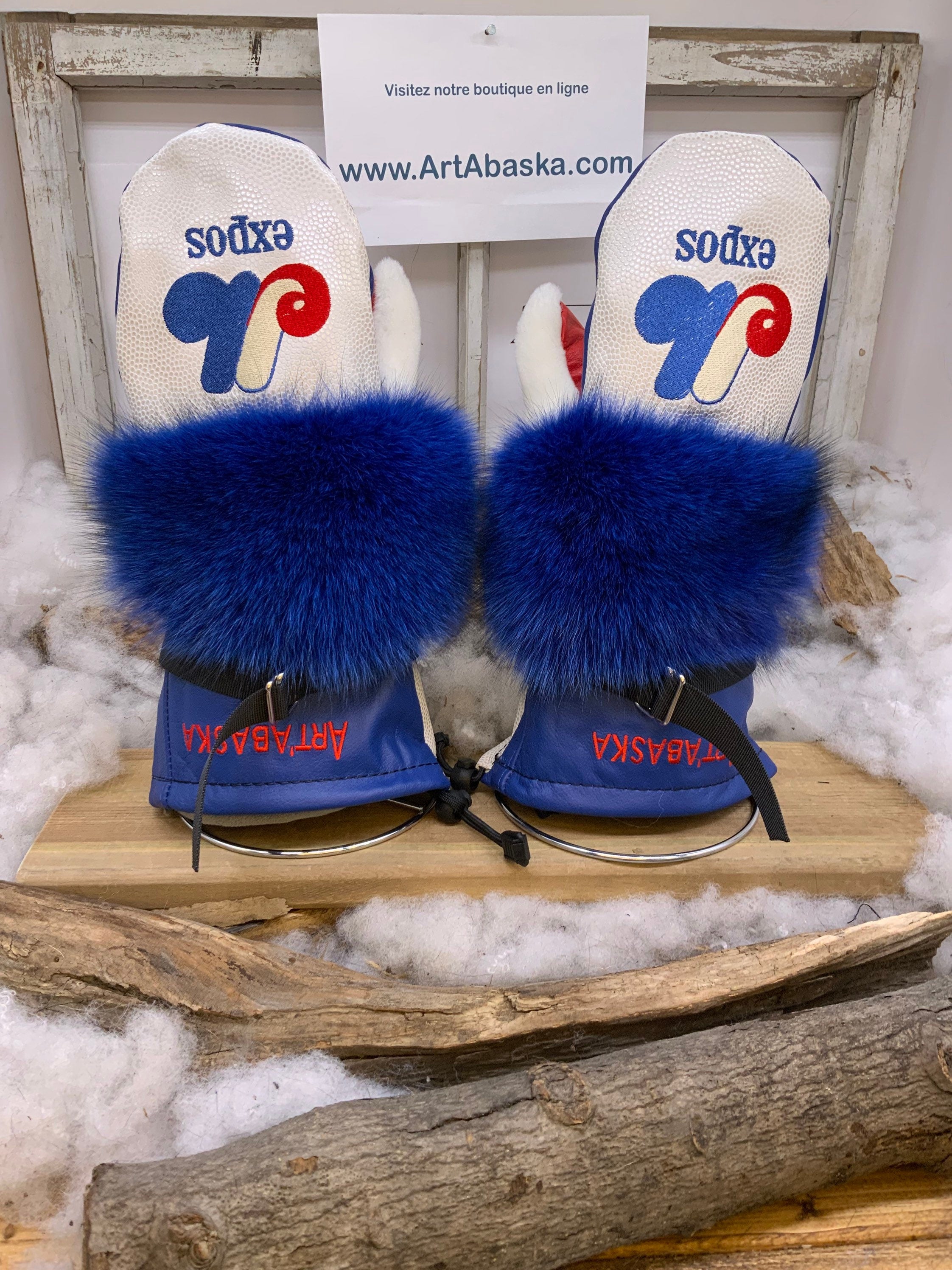 Mitaines Jeanine Expos de Montréal cuir bleu blanc rouge brodé fourrure renard mouton recyclé fait à la main Large Québec