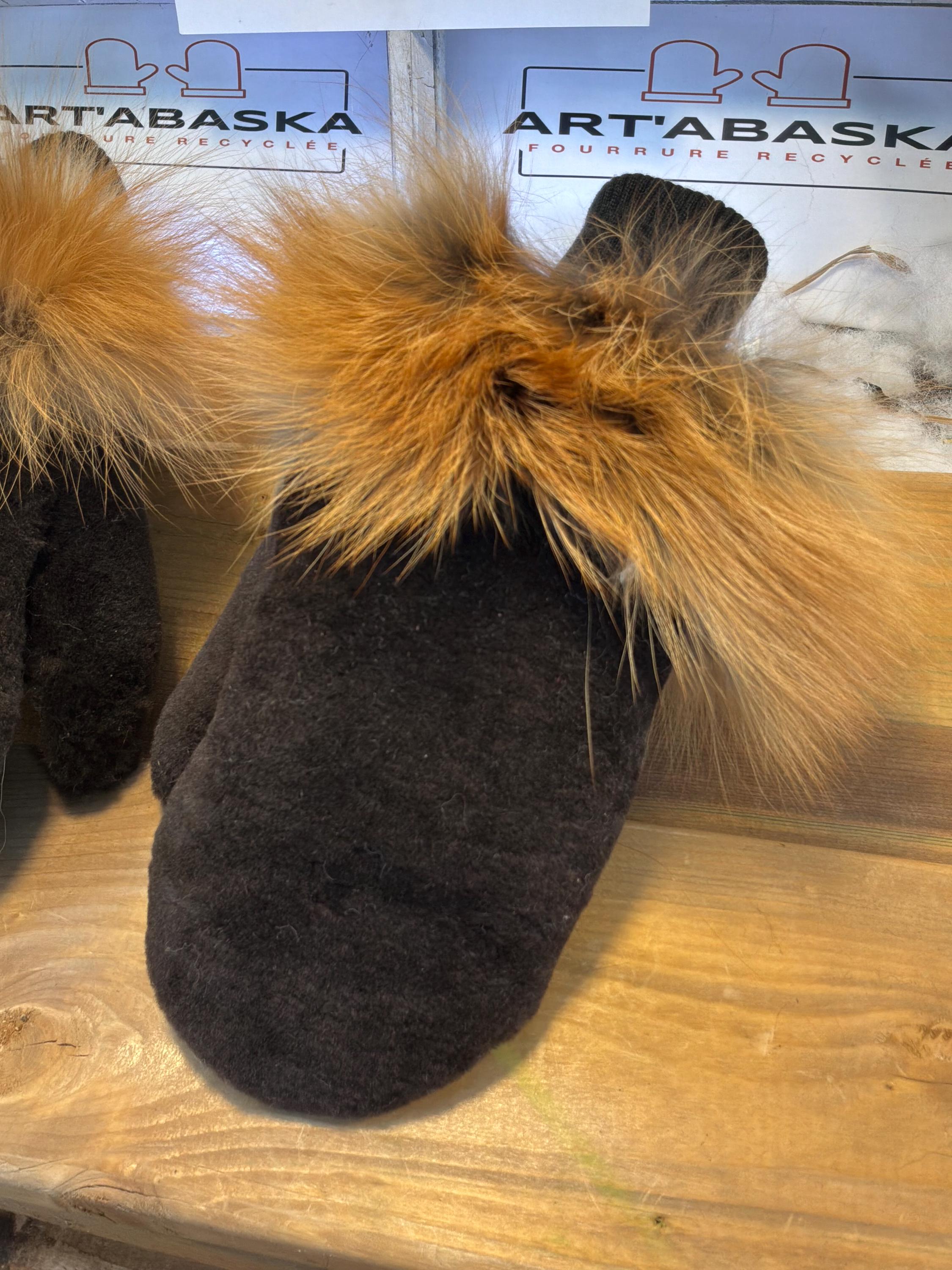 Mitaines de ville Aline Medium  en fourrure recyclée – Faites à la main au Québec – Légères, élégantes, confort urbain – ArtAbaska