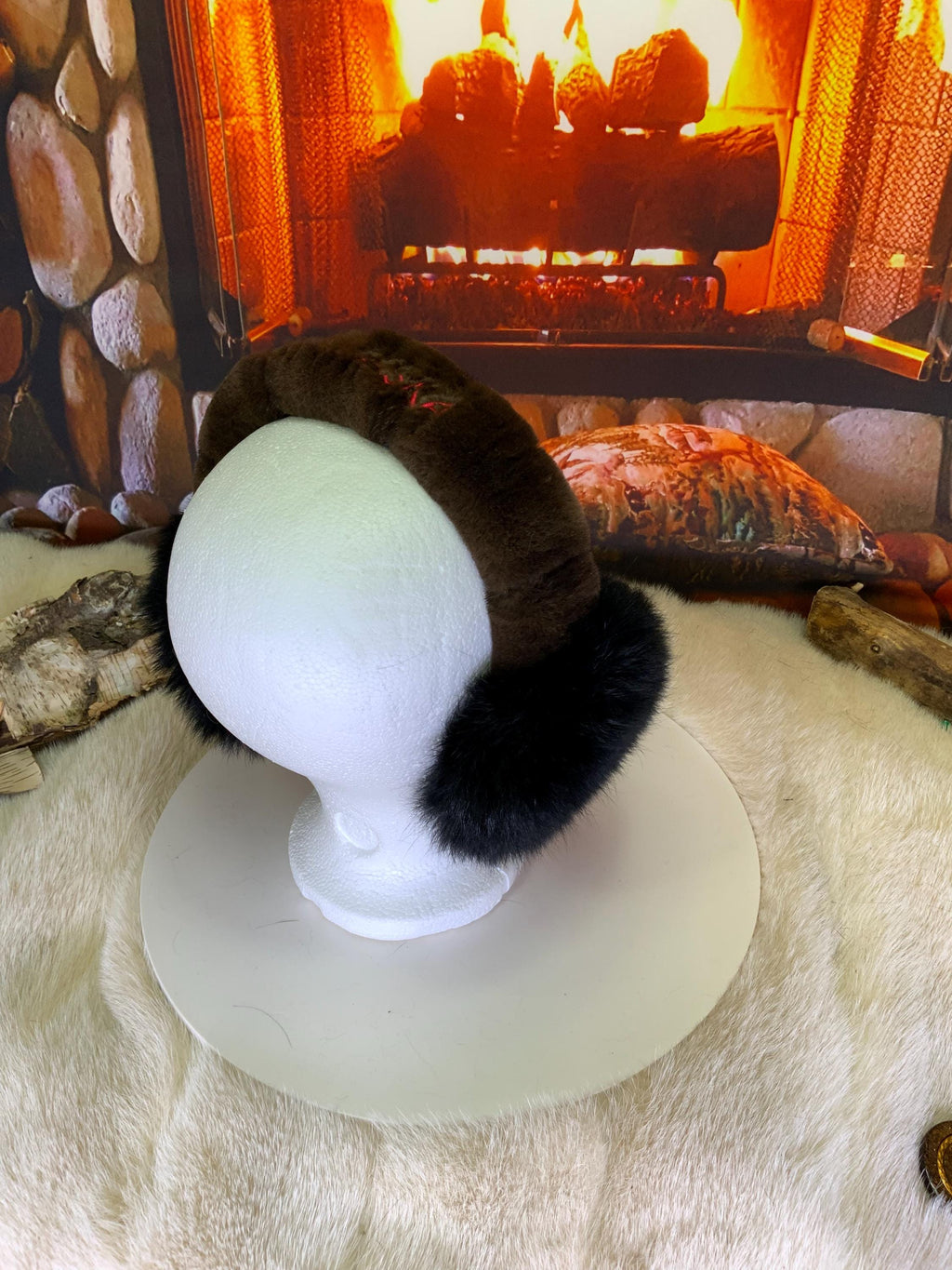 Cache-Oreilles tout en fourrure recyclée édition Opossum noir naturel recyclé Les Danielle