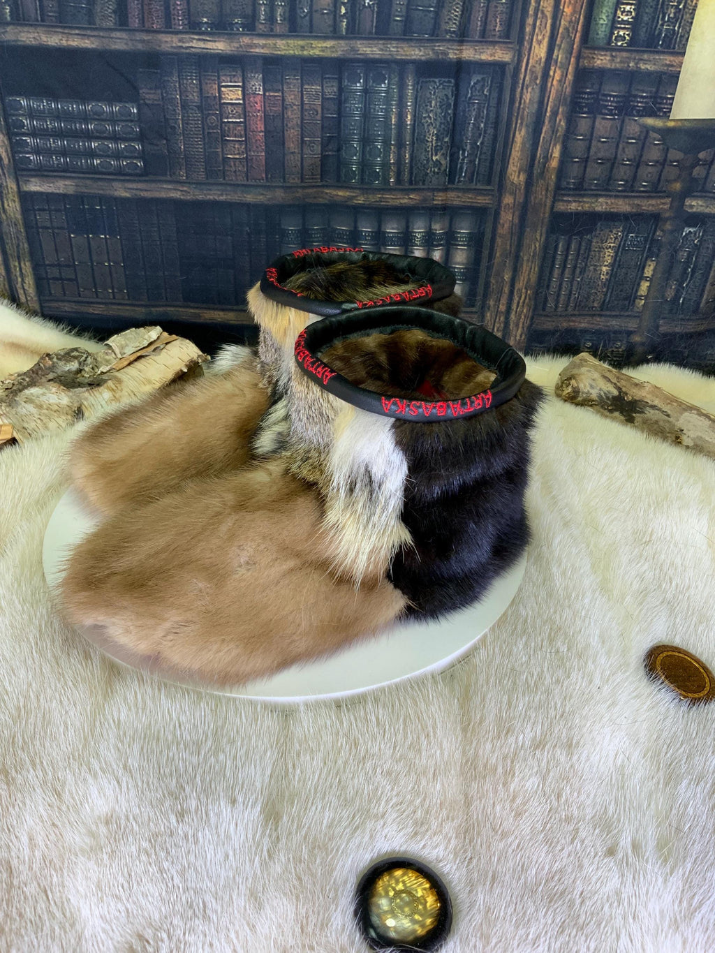 Mocassin Gisèle pointure 7 femme fourrure recyclée vison renard norvégien fait à la main Québec pantoufles de luxe intérieur