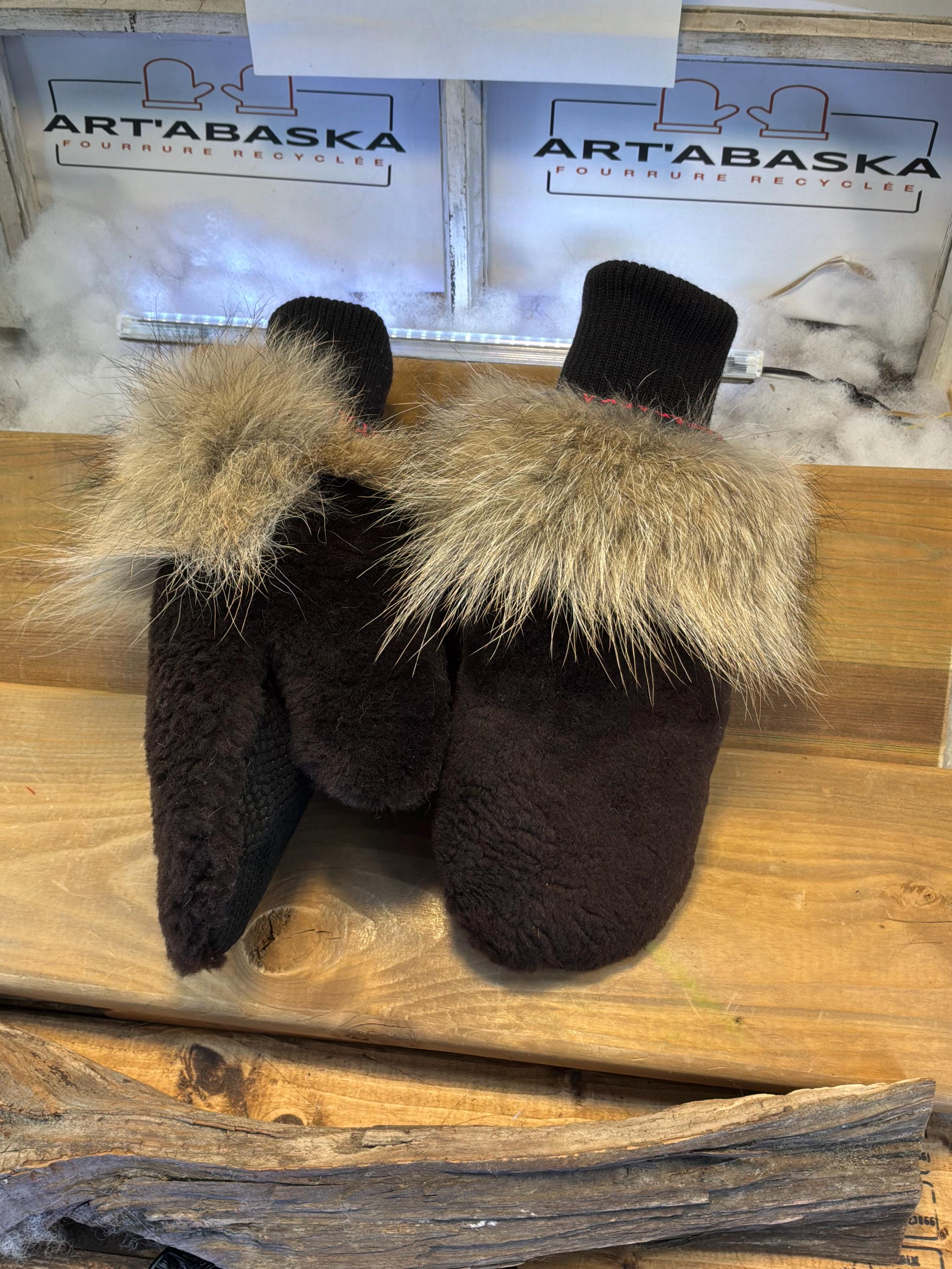 Mitaines de ville Small Jeannine en fourrure recyclée – Faites à la main au Québec – Légères, élégantes, confort urbain – ArtAbaska