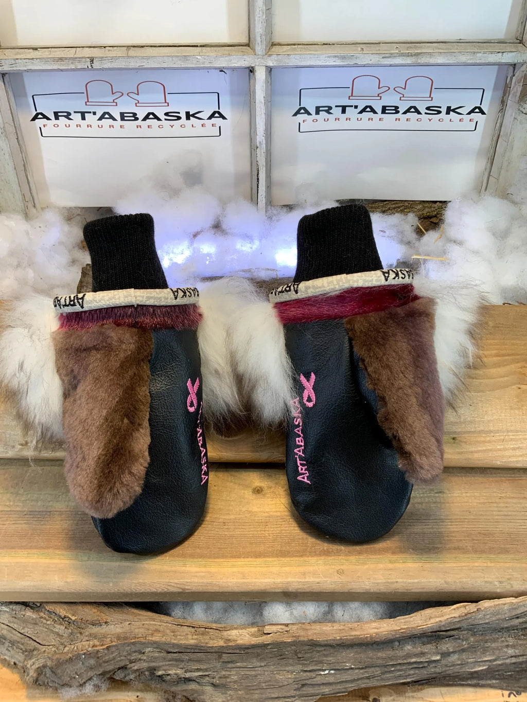 Small Pierrette City Mittens in recycled fur – Handmade in Quebec – Light, elegant, urban comfort – ArtAbaska