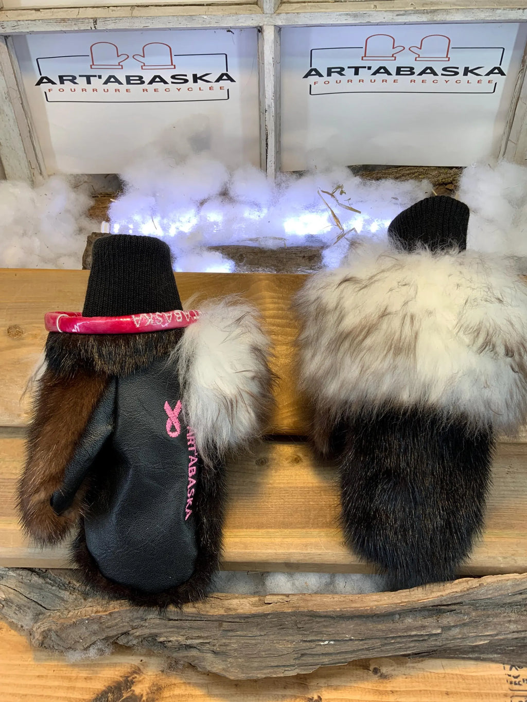 Small Pierrette City Mittens in recycled fur – Handmade in Quebec – Light, elegant, urban comfort – ArtAbaska