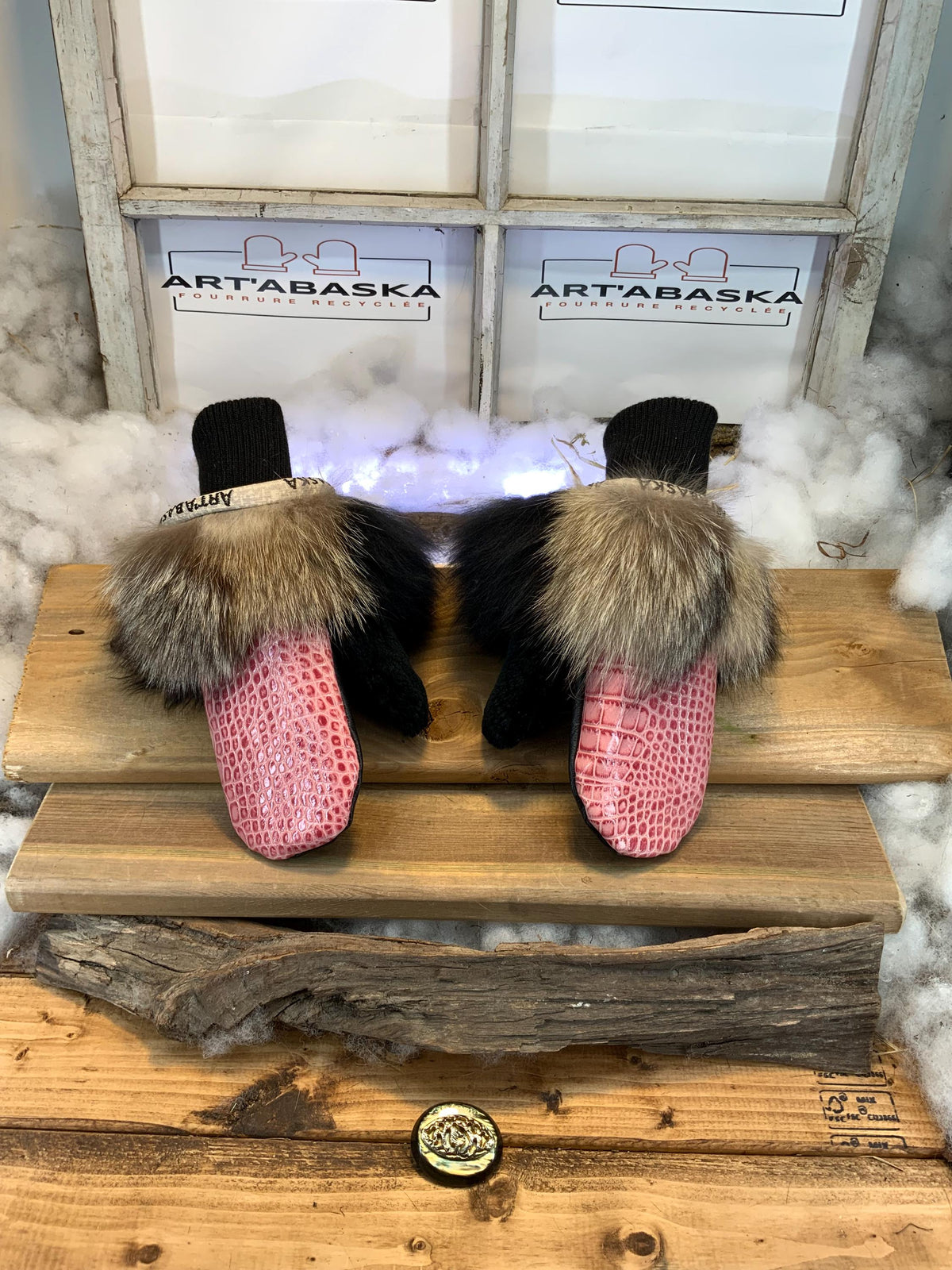 Mitaines de ville Suzanne faites à la main au Québec cuir rose croco et fourrure recyclée grandeur Small